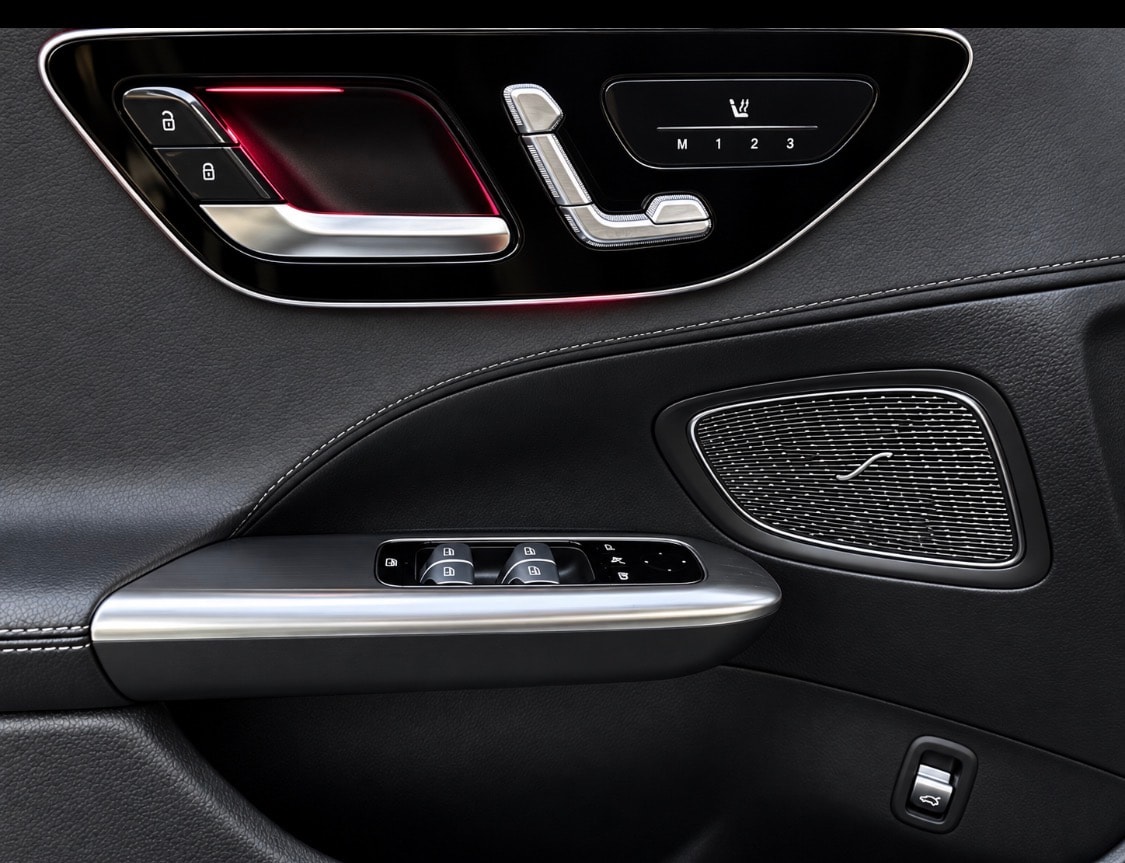 MERCEDES-BENZ C 200 4Matic AMG line Performance (C63 AMG Optik)-image-14
