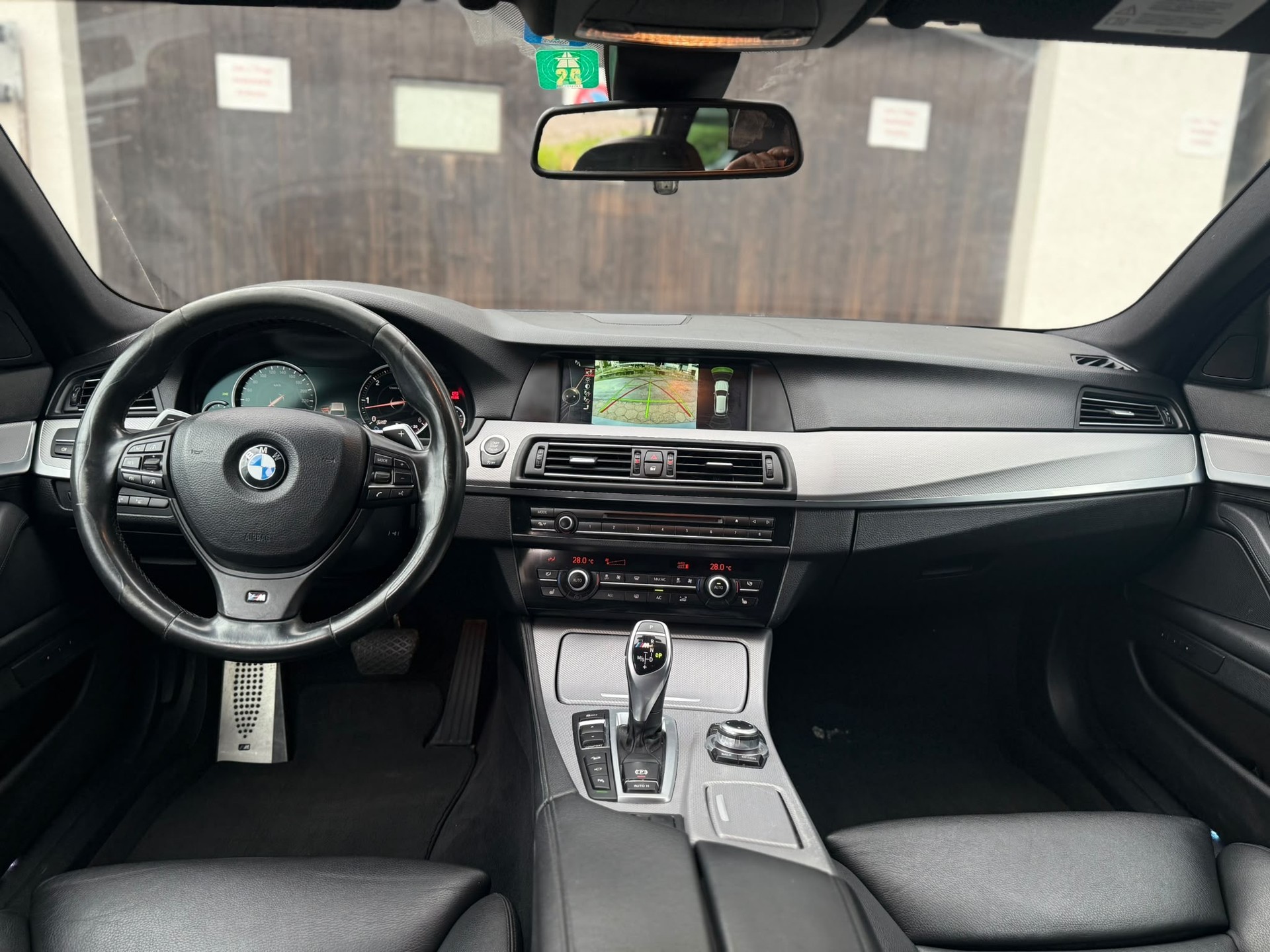 BMW M550d xDrive Touring Steptronic **Unfall**-image-5
