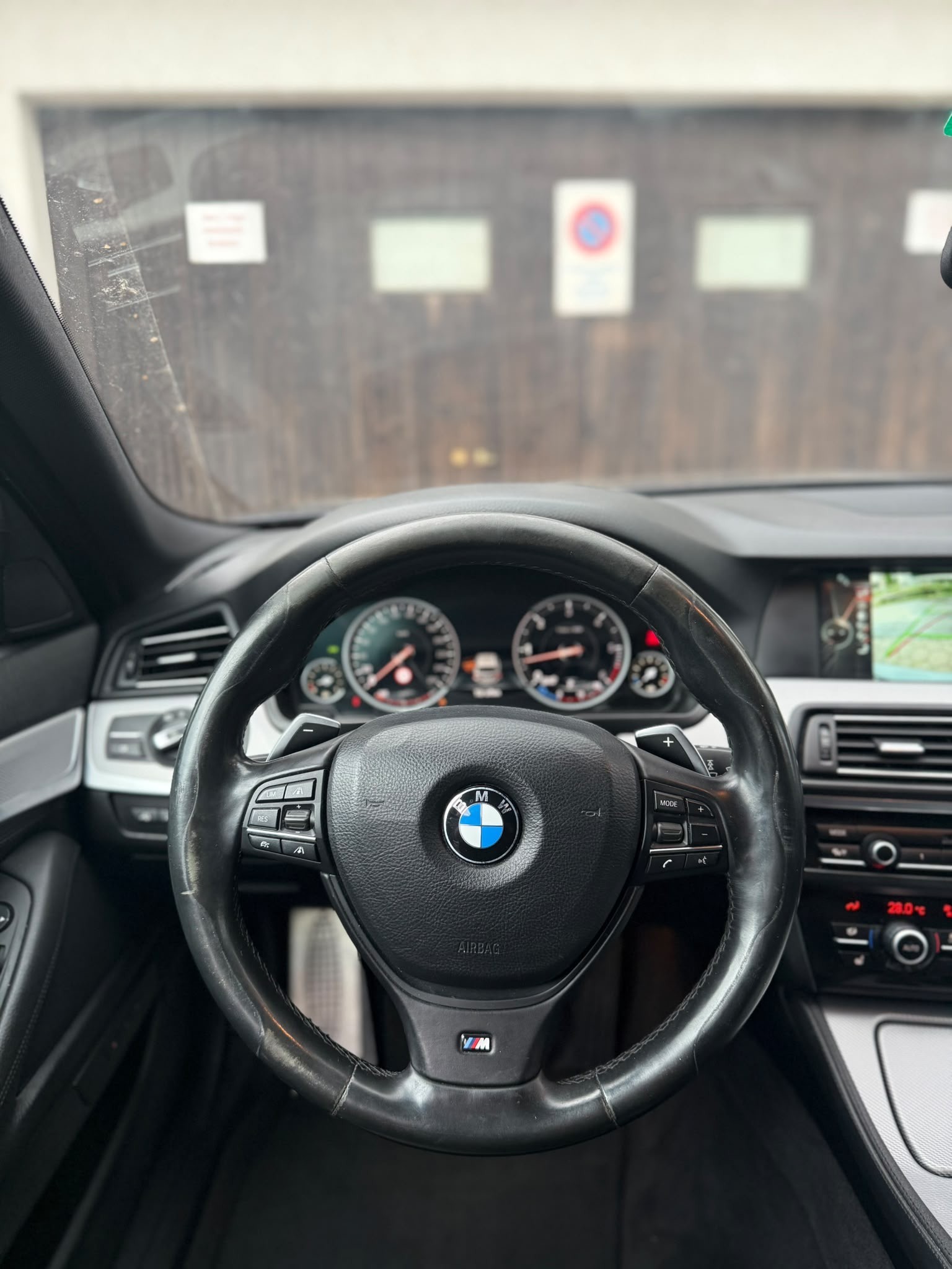 BMW M550d xDrive Touring Steptronic **Unfall**-image-8