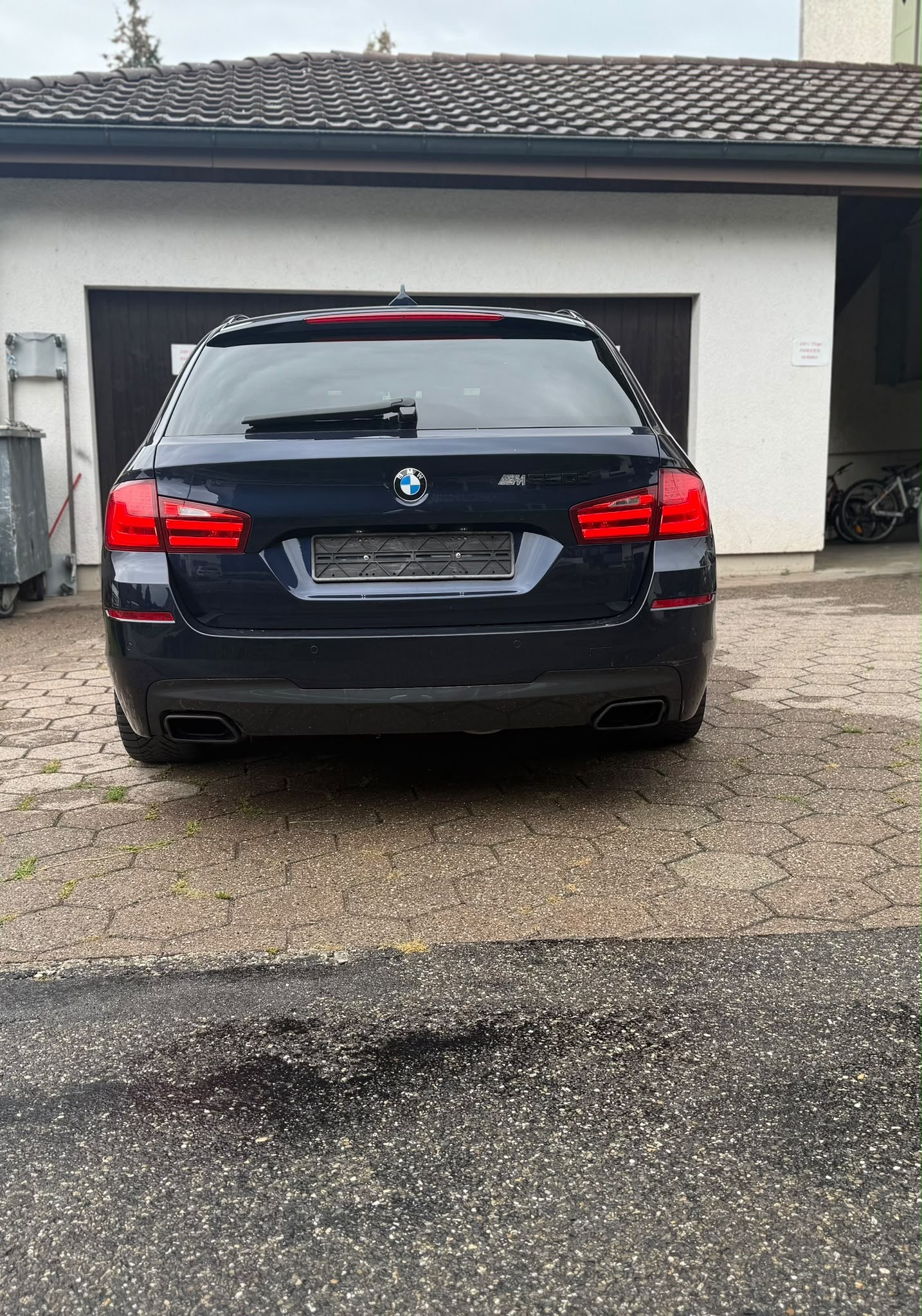 BMW M550d xDrive Touring Steptronic **Unfall**-image-4