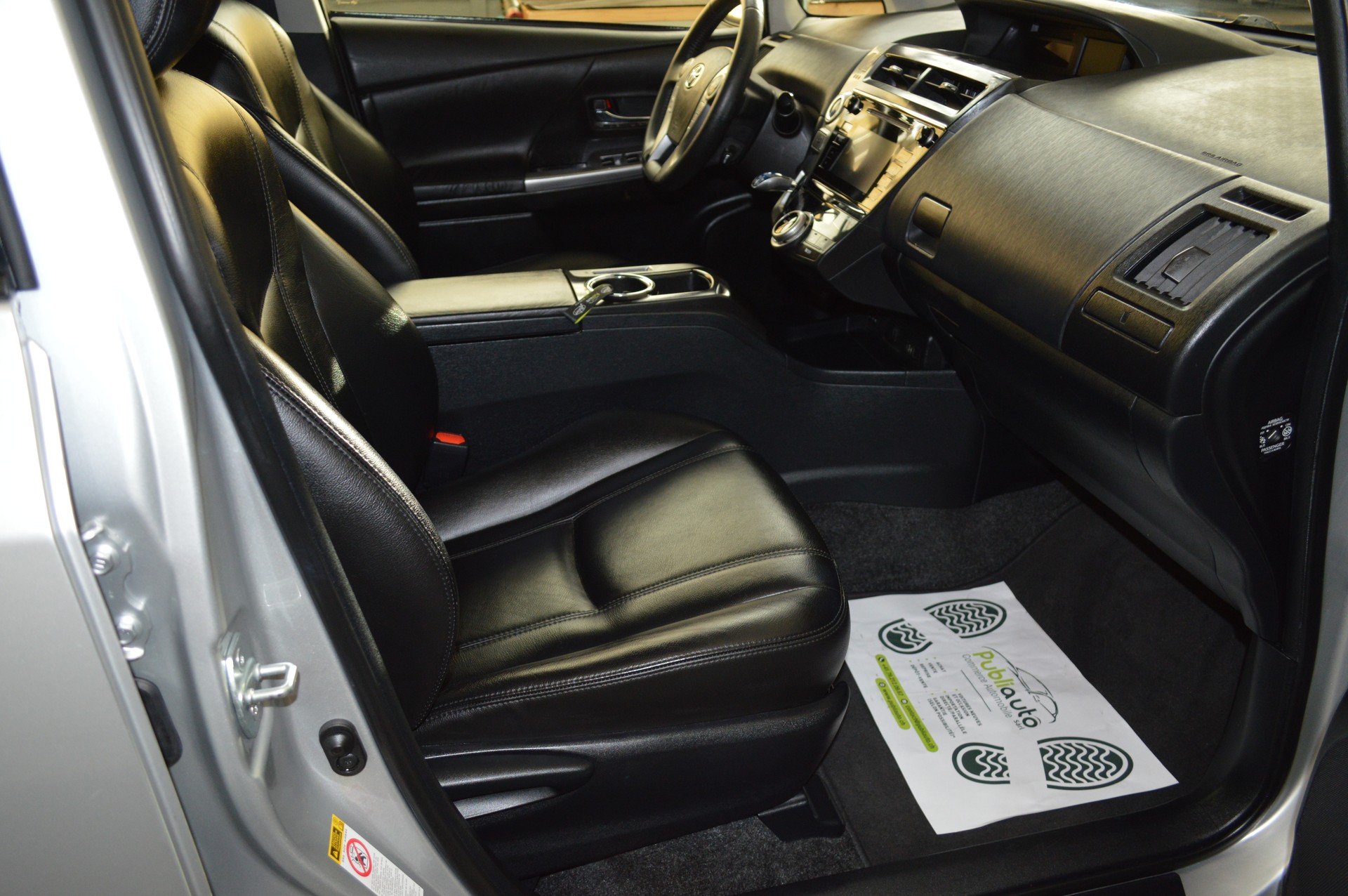 TOYOTA Prius+ 1.8 VVT-i HSD Sol-image-9