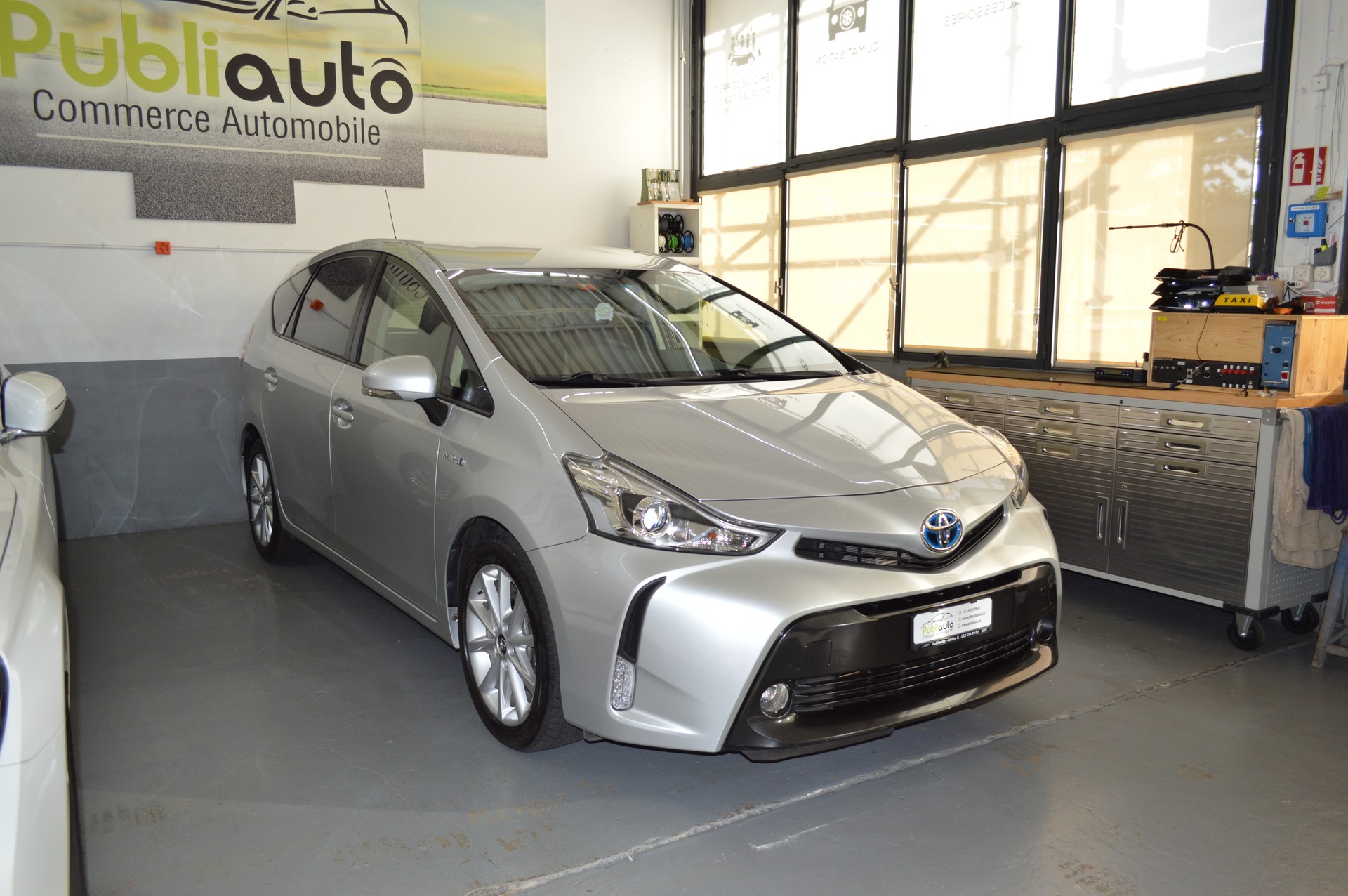 TOYOTA Prius+ 1.8 VVT-i HSD Sol-image-2
