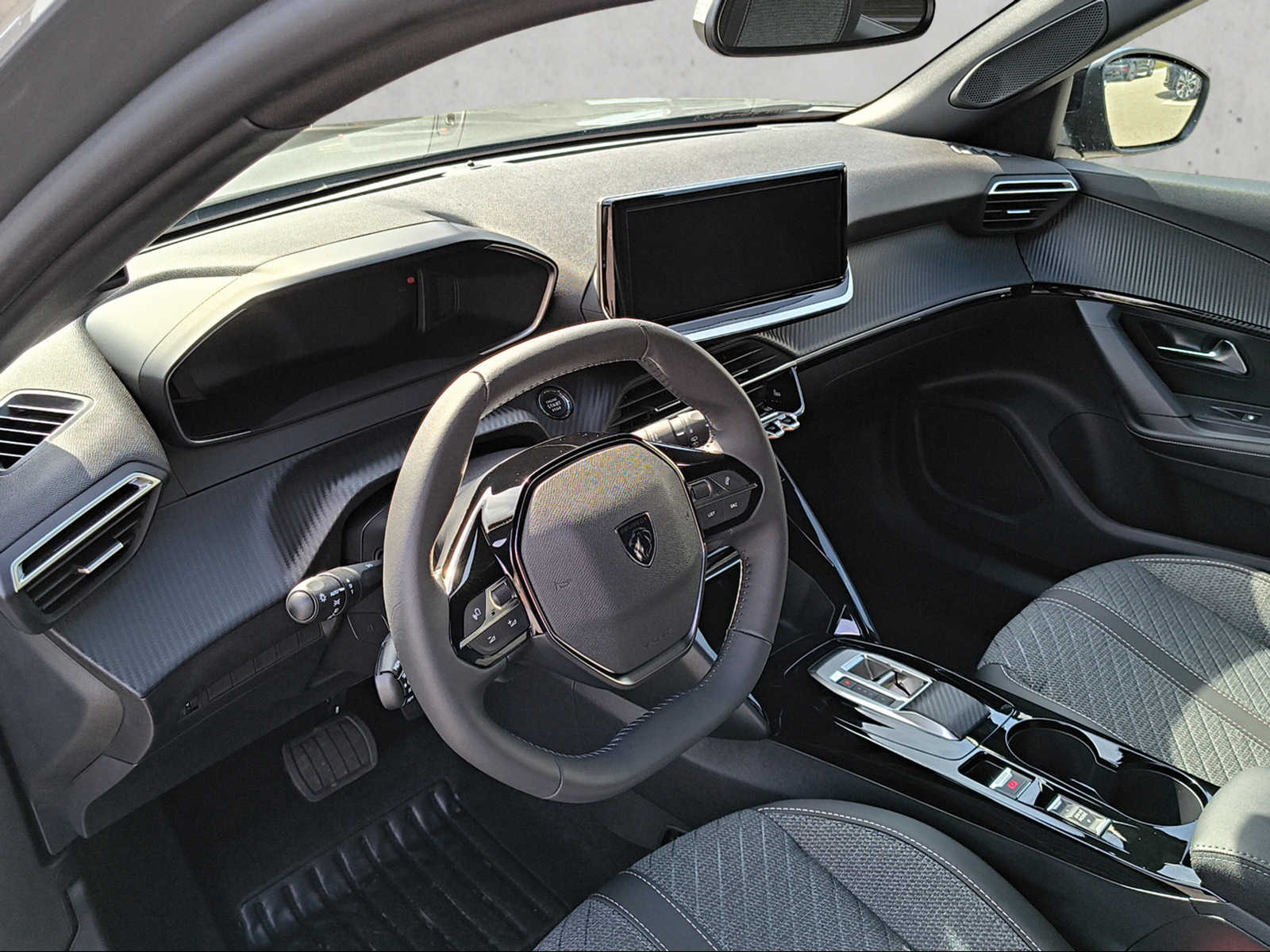 PEUGEOT 2008 e-Allure-image-11