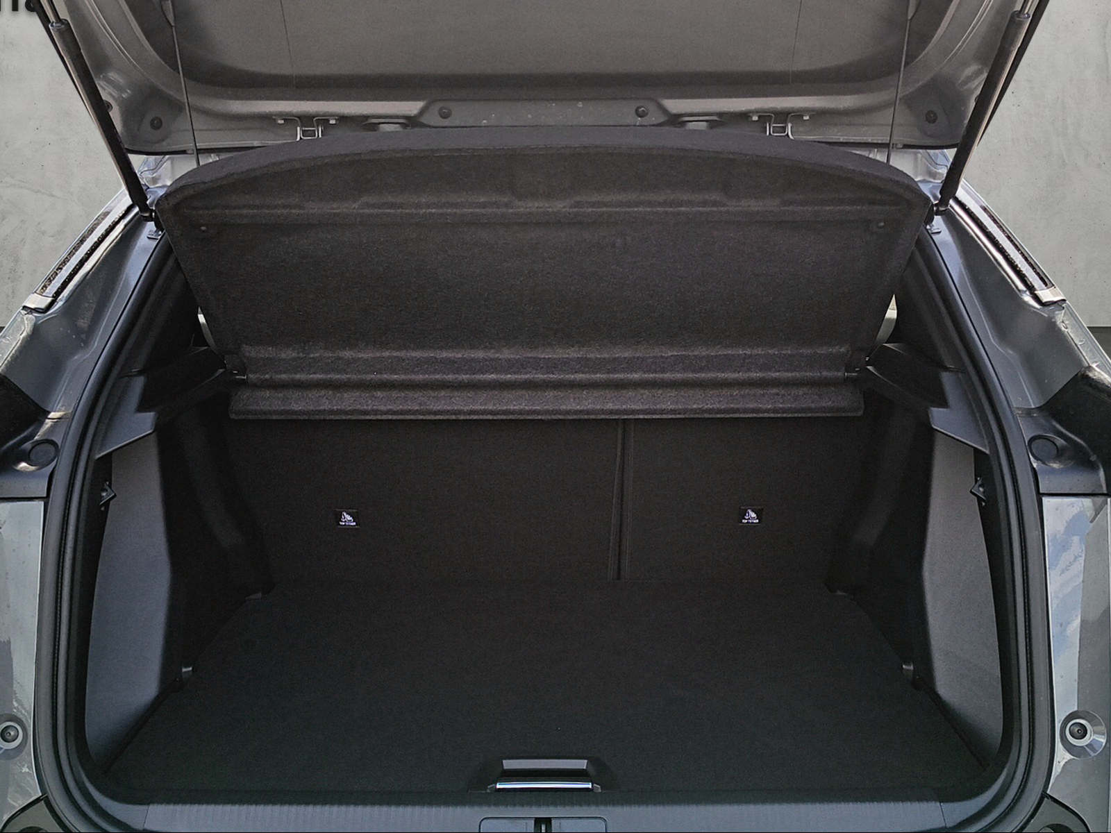 PEUGEOT 2008 e-Allure-image-6