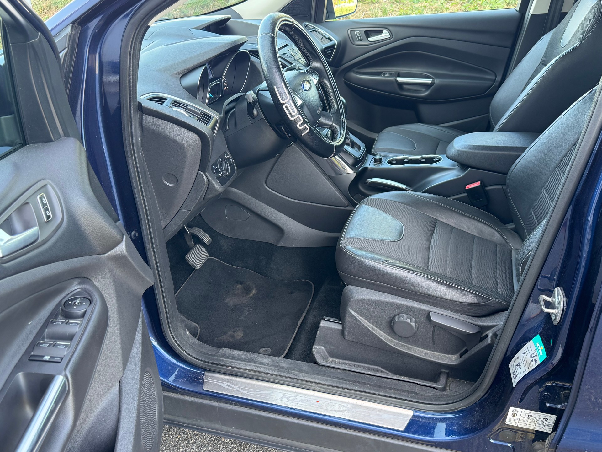 FORD Kuga 1.6 SCTi Carving 4WD Automatic-image-9