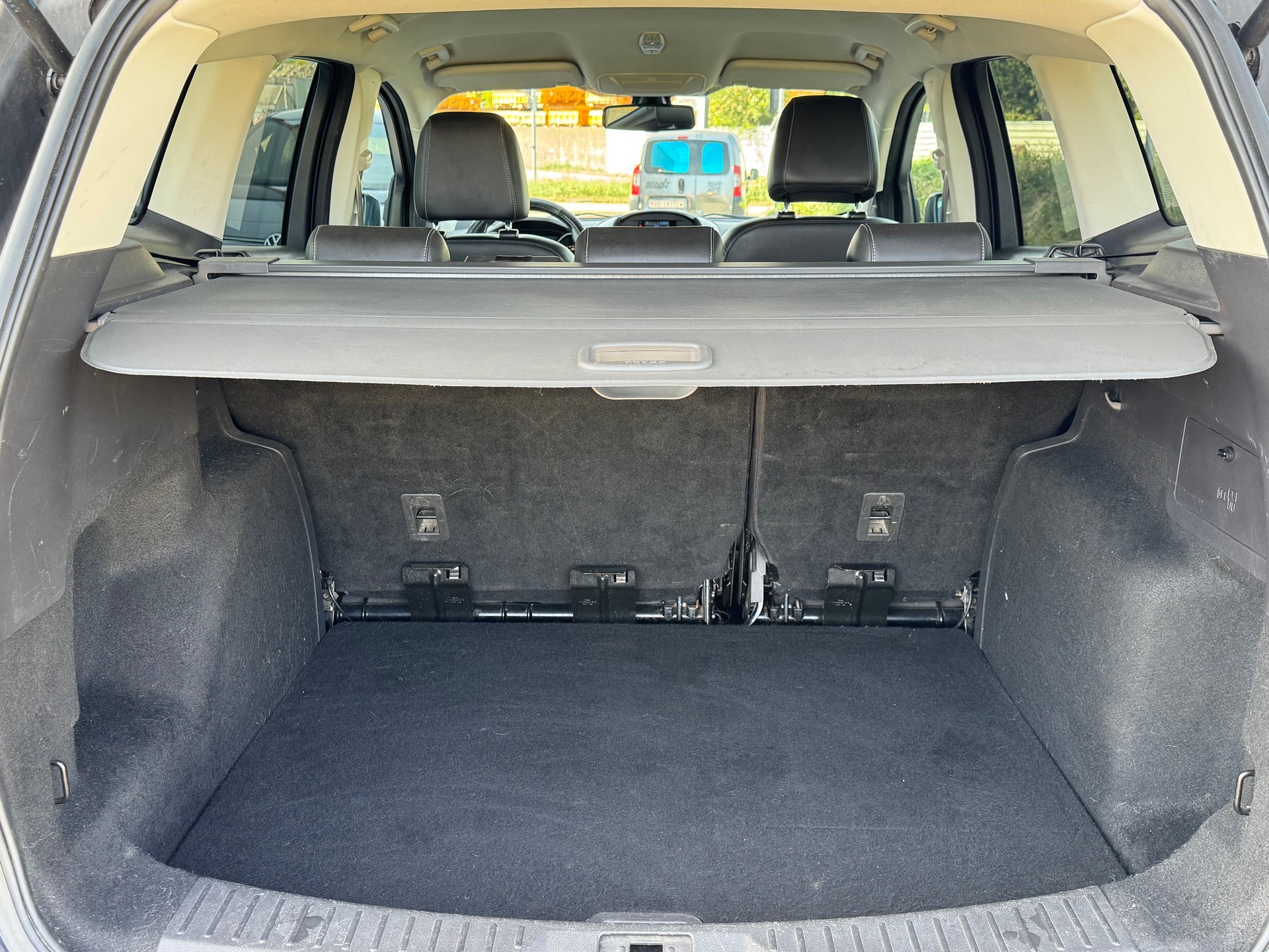 FORD Kuga 1.6 SCTi Carving 4WD Automatic-image-6
