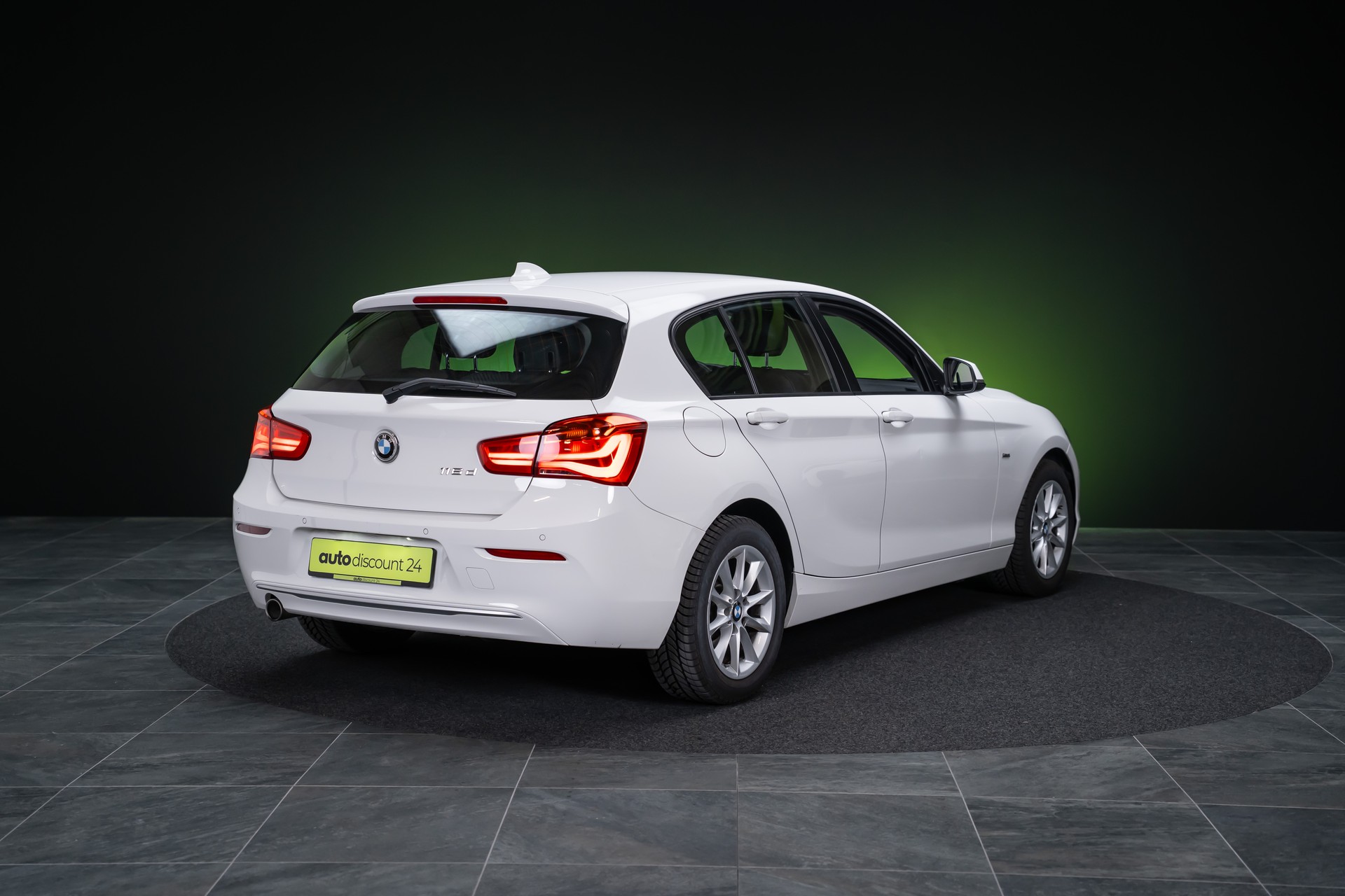 BMW 116d / CH-Fahrzeug / Tempomat / Sitzheizung-image-4