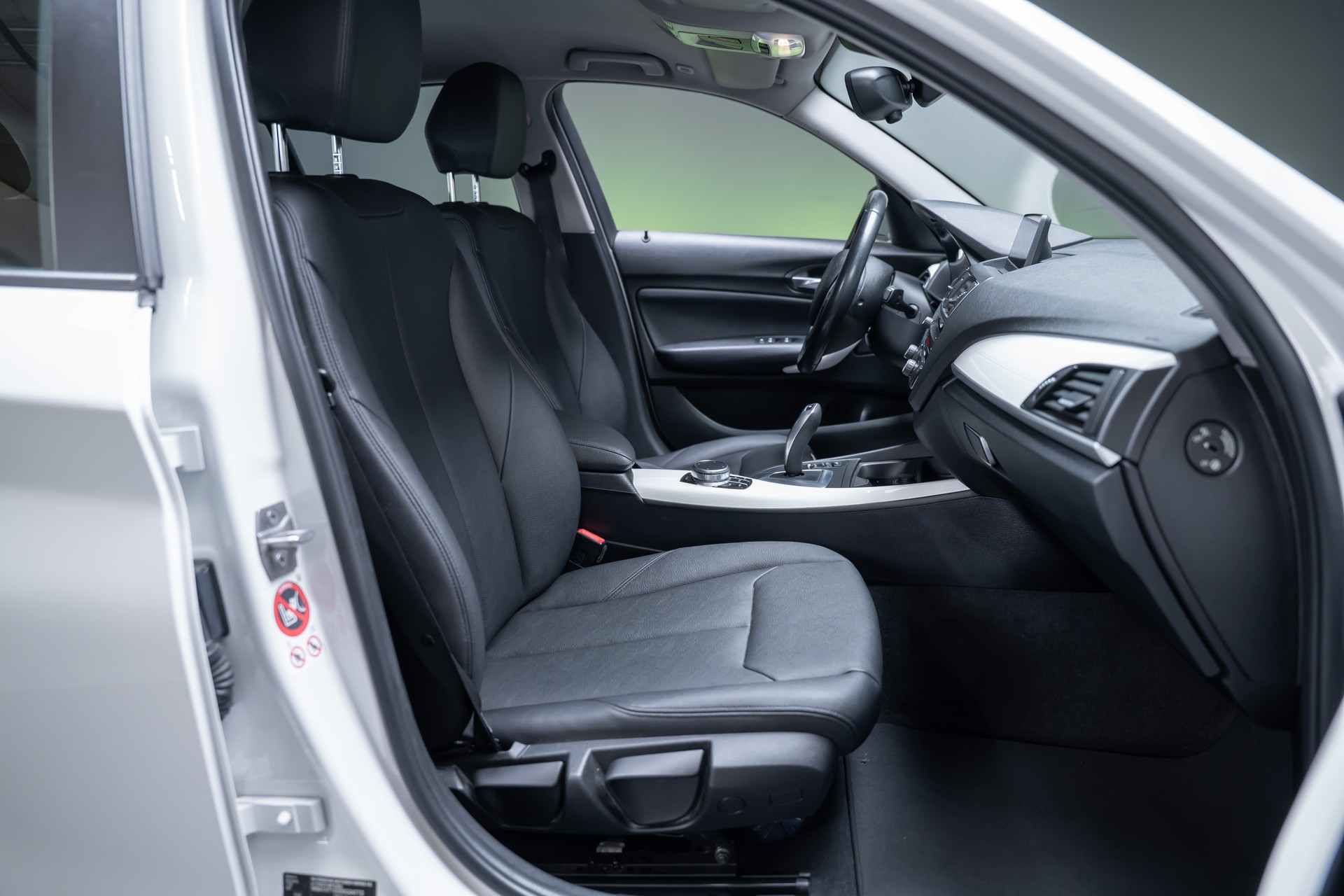 BMW 116d / CH-Fahrzeug / Tempomat / Sitzheizung-image-18
