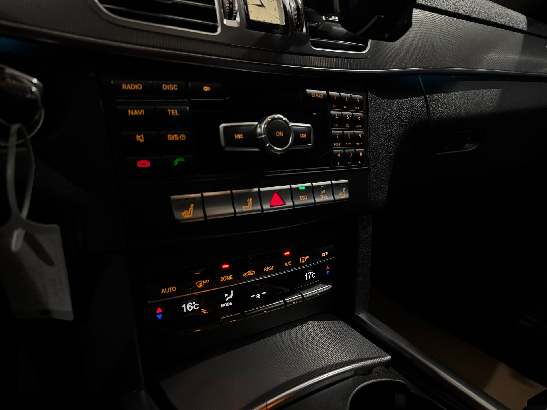 MERCEDES-BENZ E 220 CDI Avantgarde 7G-Tronic-image-18