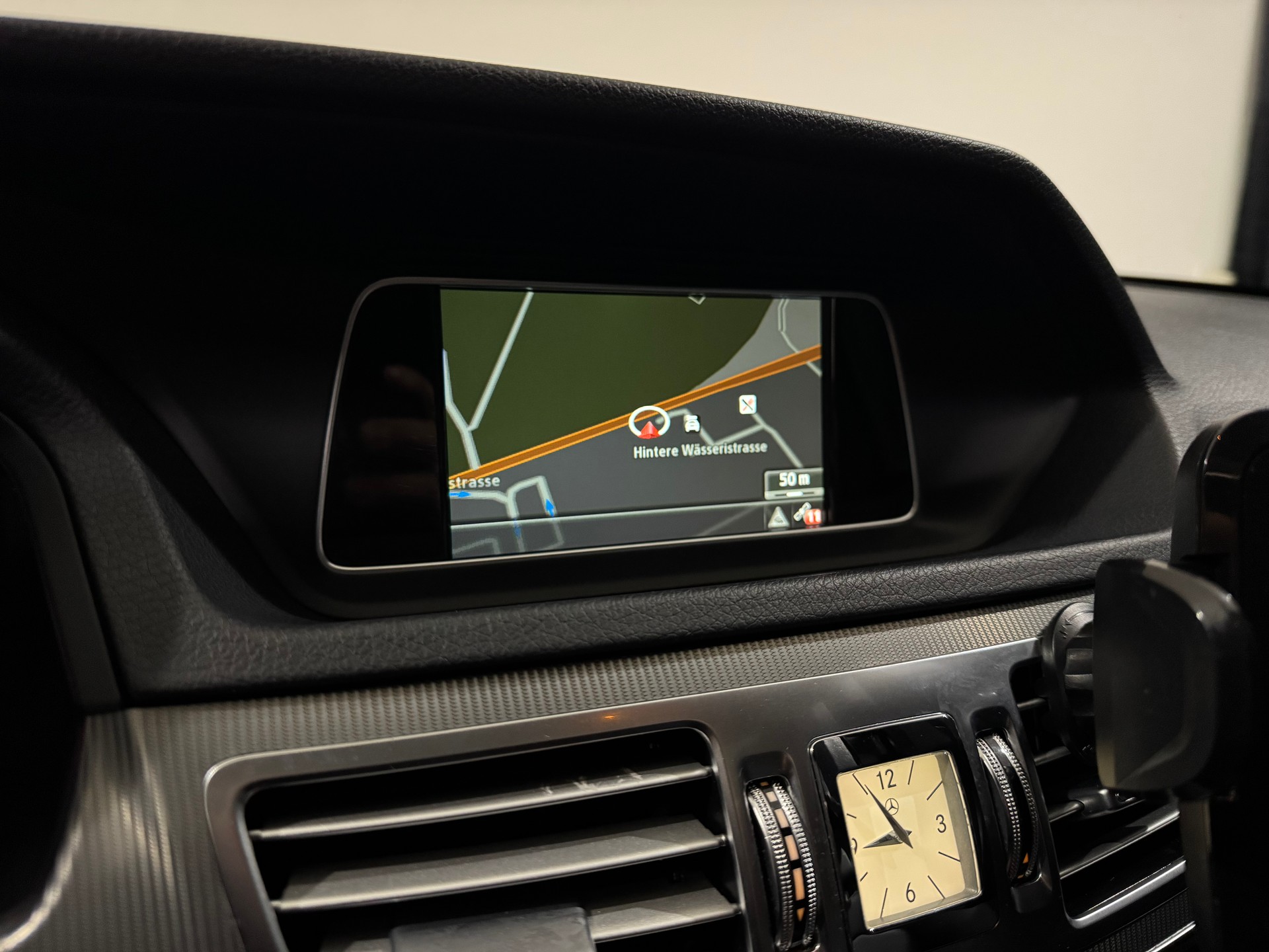 MERCEDES-BENZ E 220 CDI Avantgarde 7G-Tronic-image-17