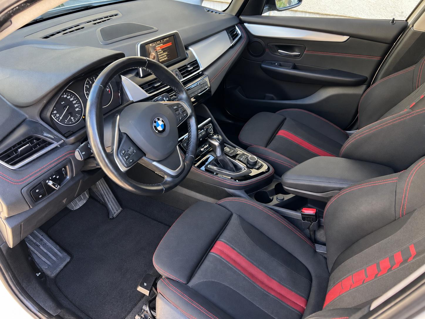 BMW 220i Active Tourer Sport Line Steptronic-image-8