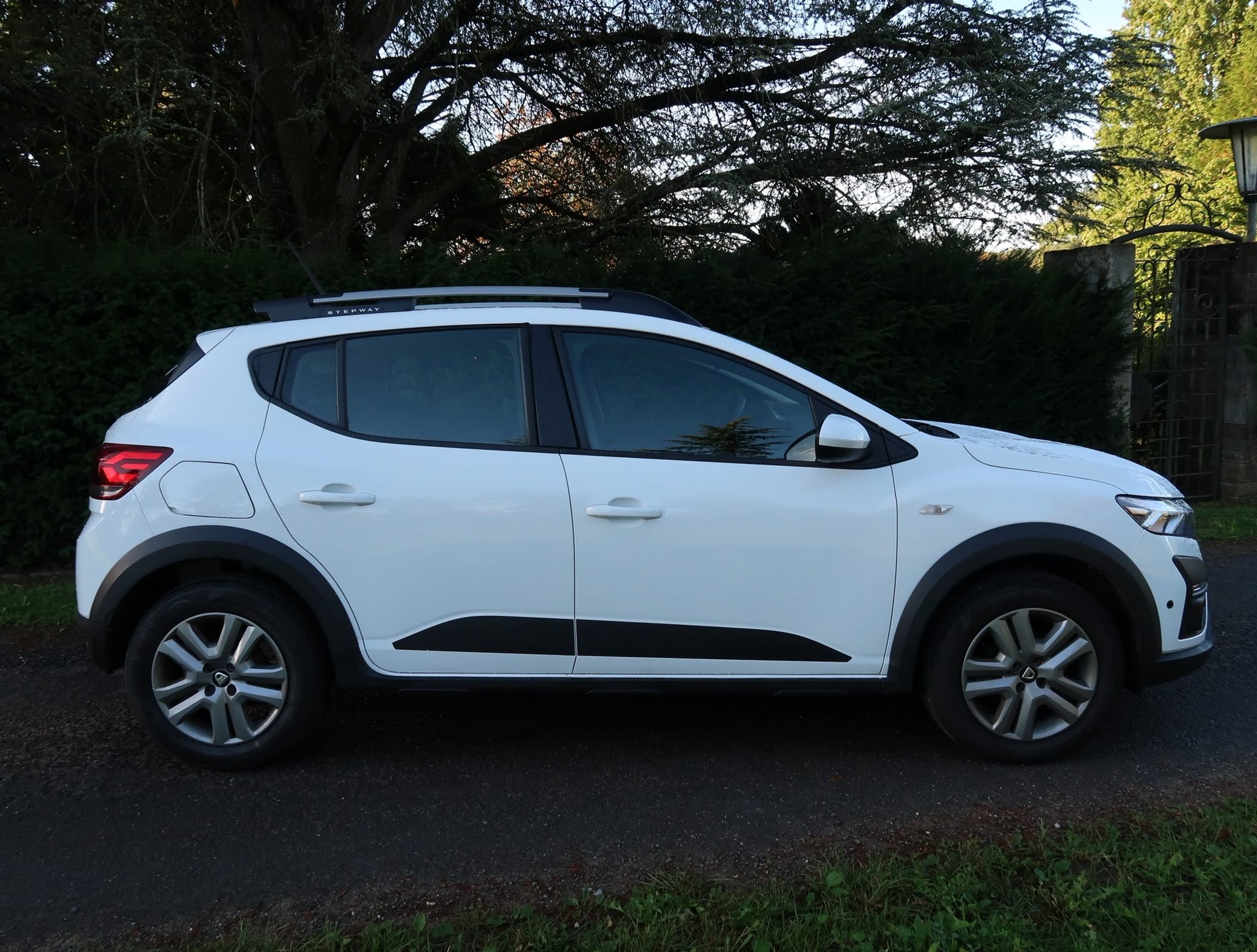 DACIA Sandero Stp 90 Comf. CVT-showroom-element-3