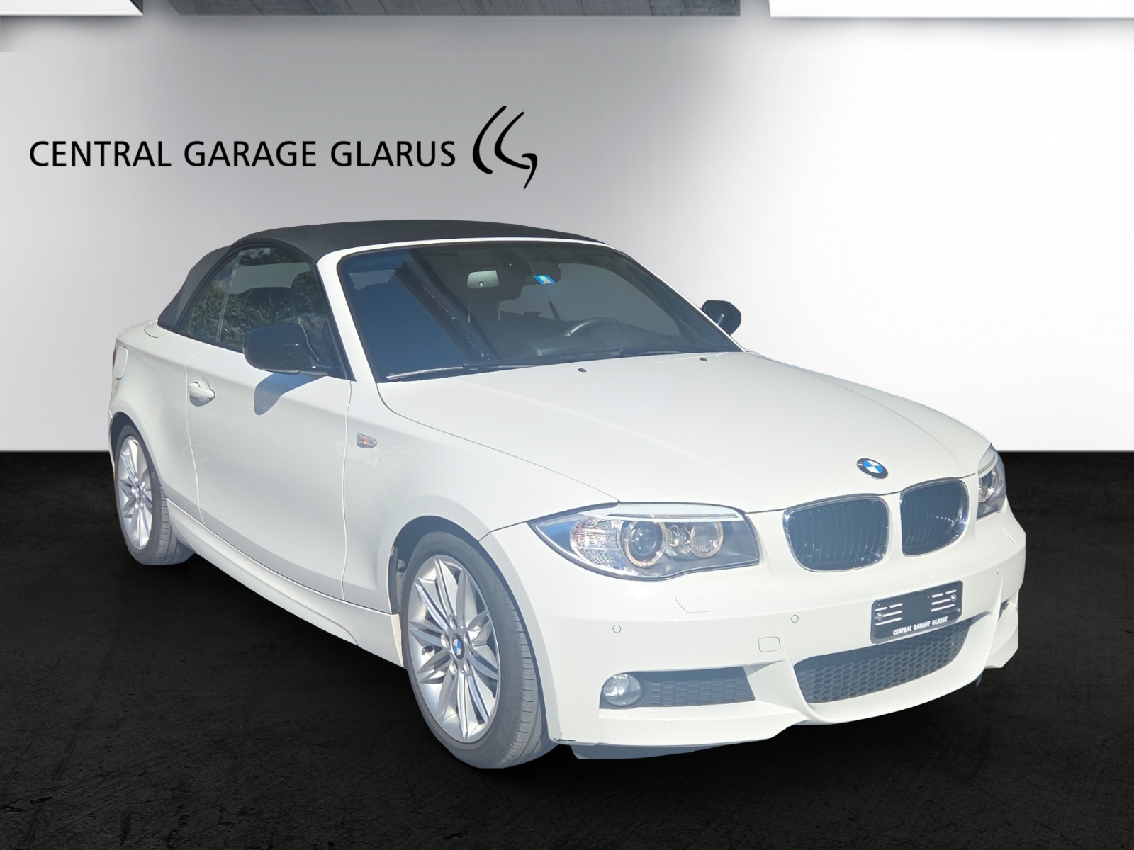 BMW 123d Cabrio-image-9