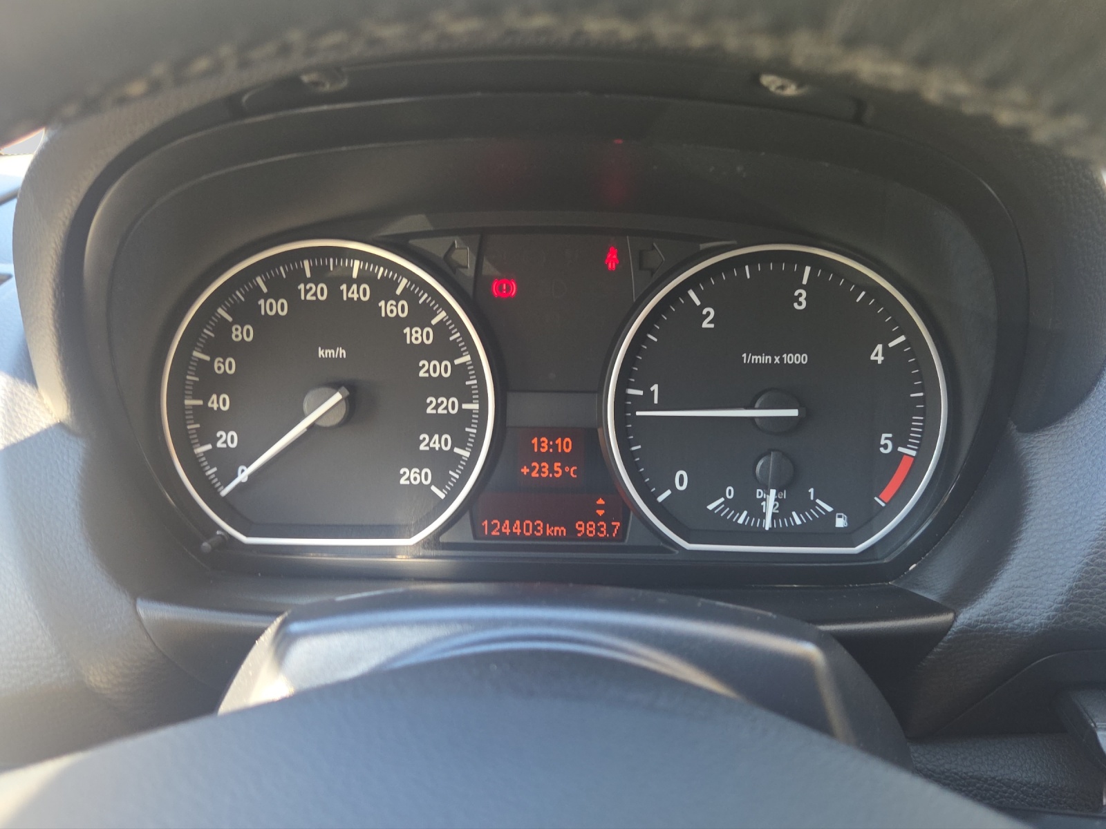 BMW 123d Cabrio-image-23