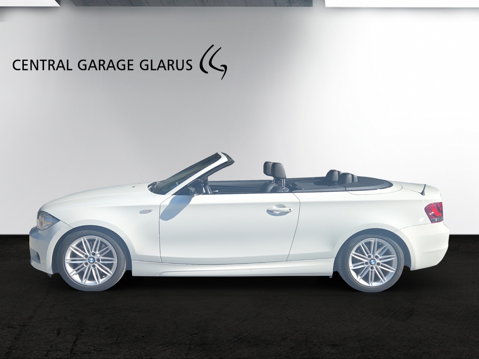BMW 123d Cabrio-image-3