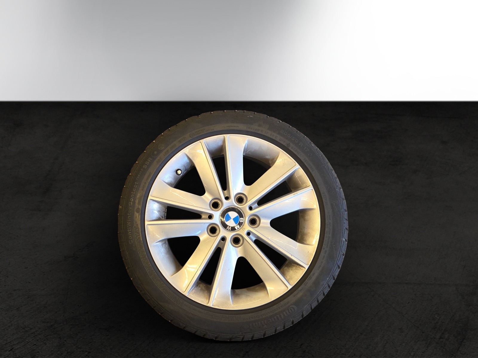 BMW 123d Cabrio-image-26