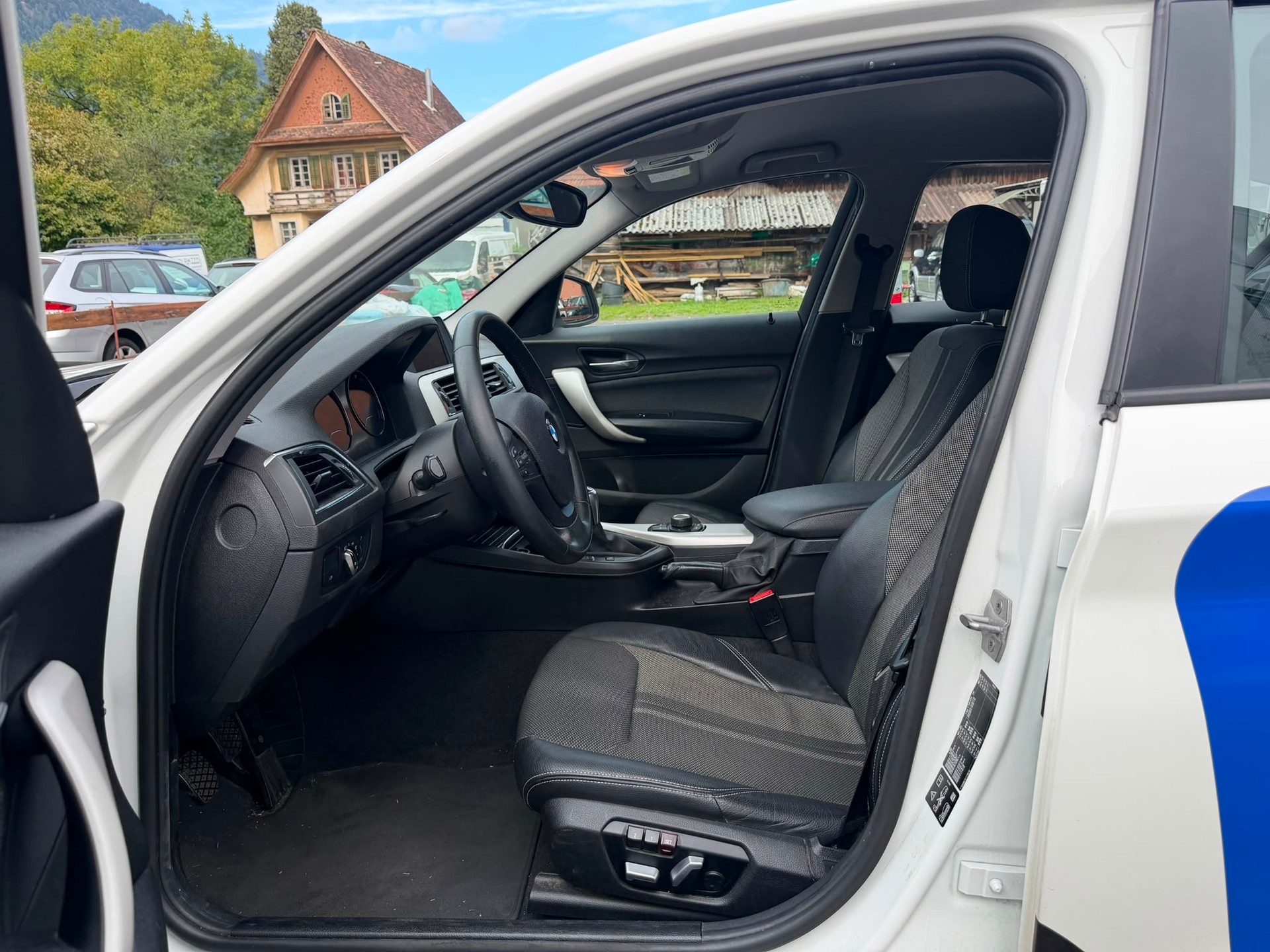 BMW 118d xDrive Fahrschulfahrzeug-image-5
