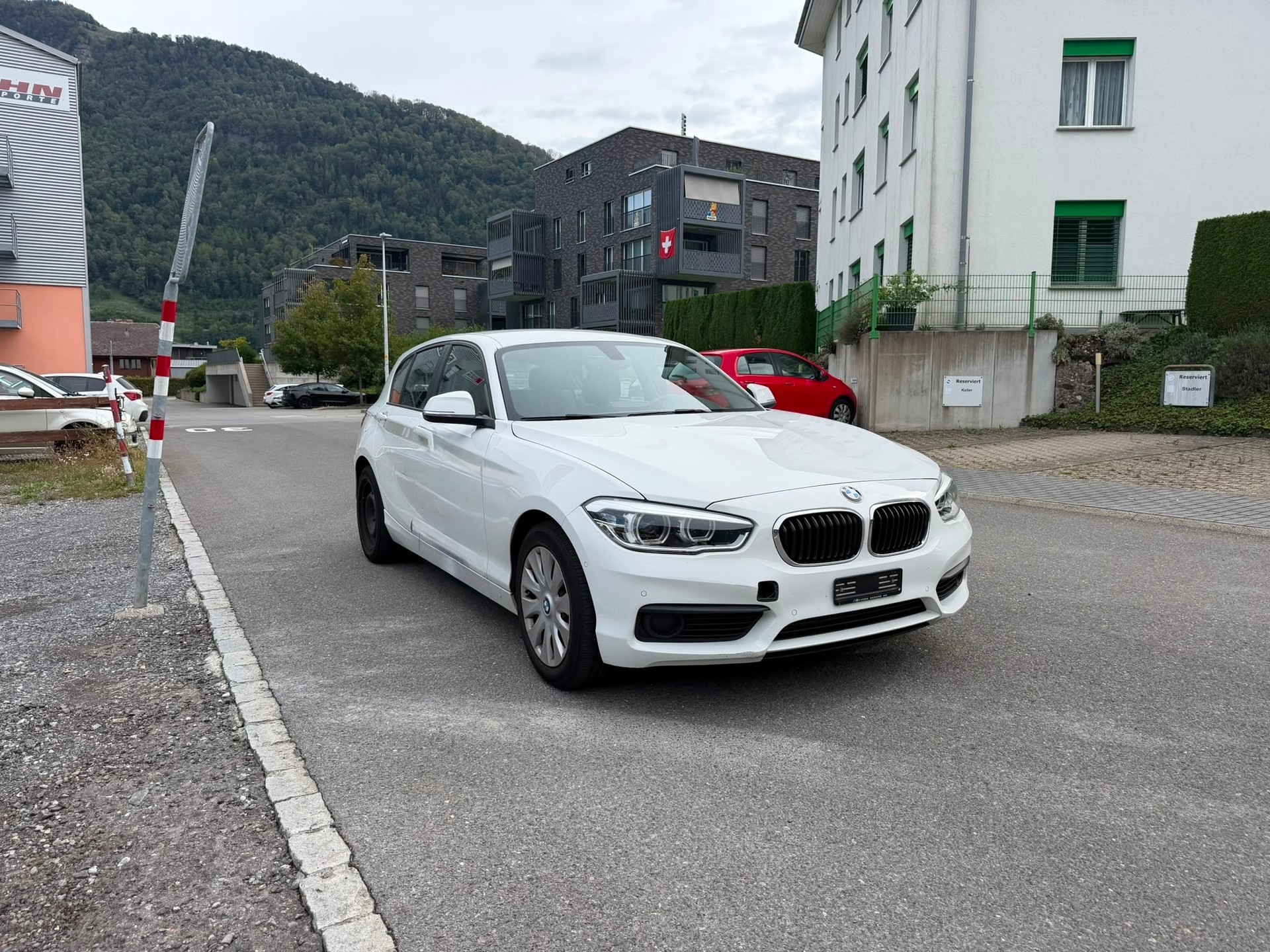 BMW 118d xDrive Fahrschulfahrzeug-image-0