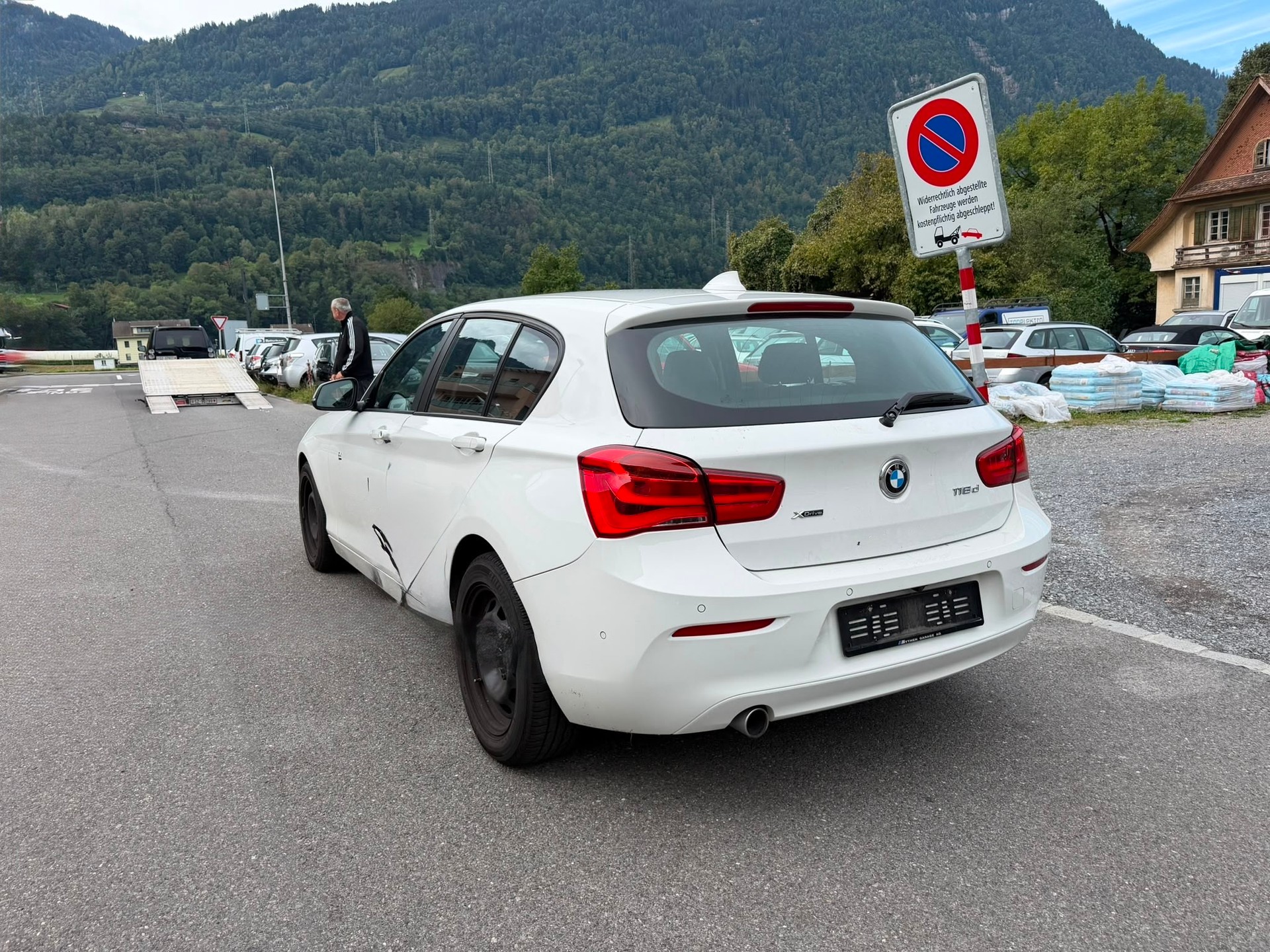 BMW 118d xDrive Fahrschulfahrzeug-image-2
