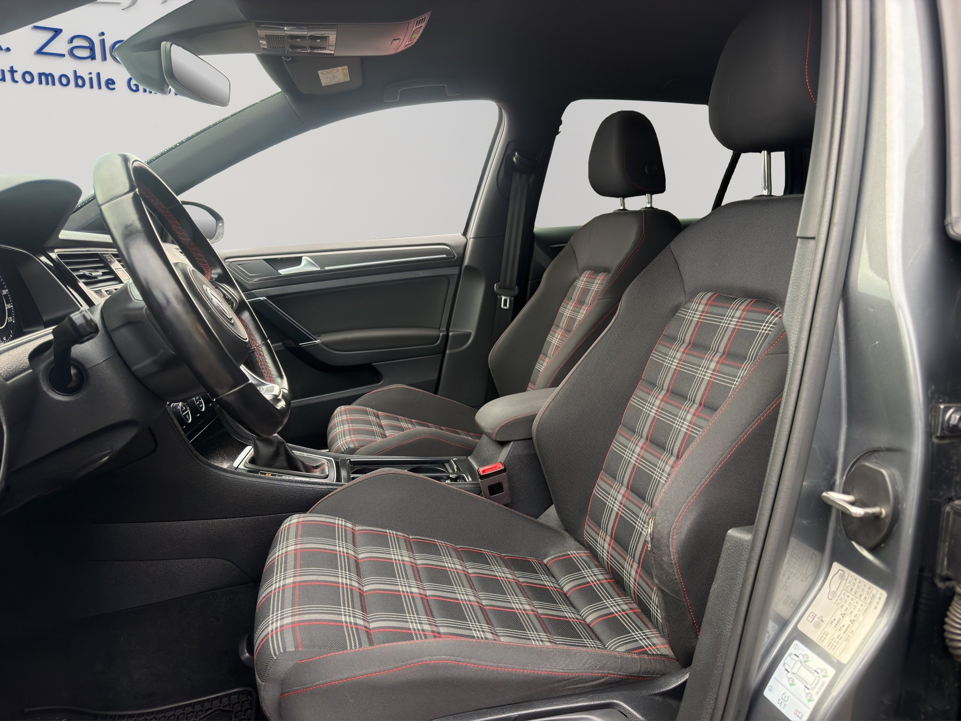 VW Golf 2.0 TSI GTI Performance DSG-image-8