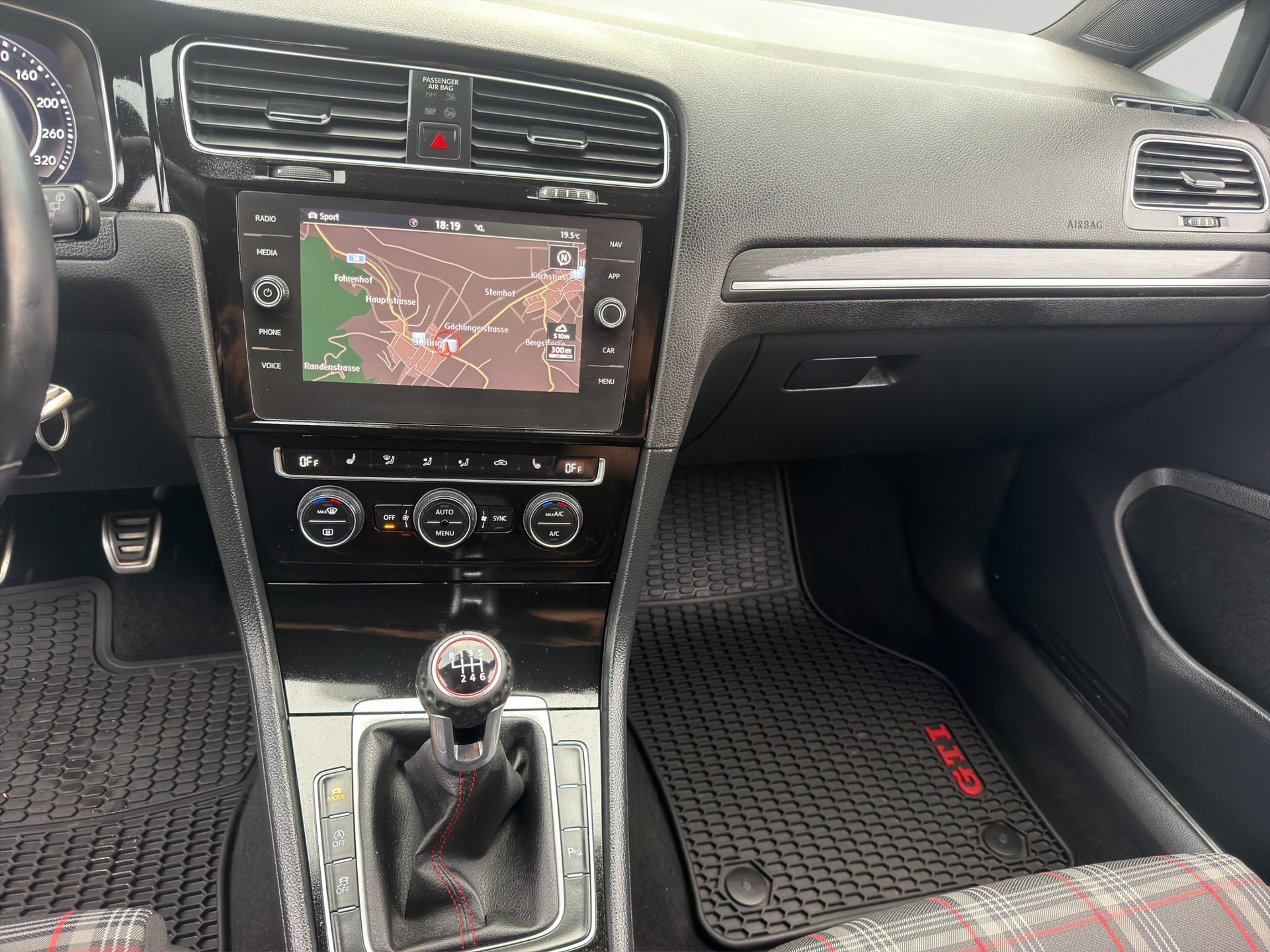 VW Golf 2.0 TSI GTI Performance DSG-image-12