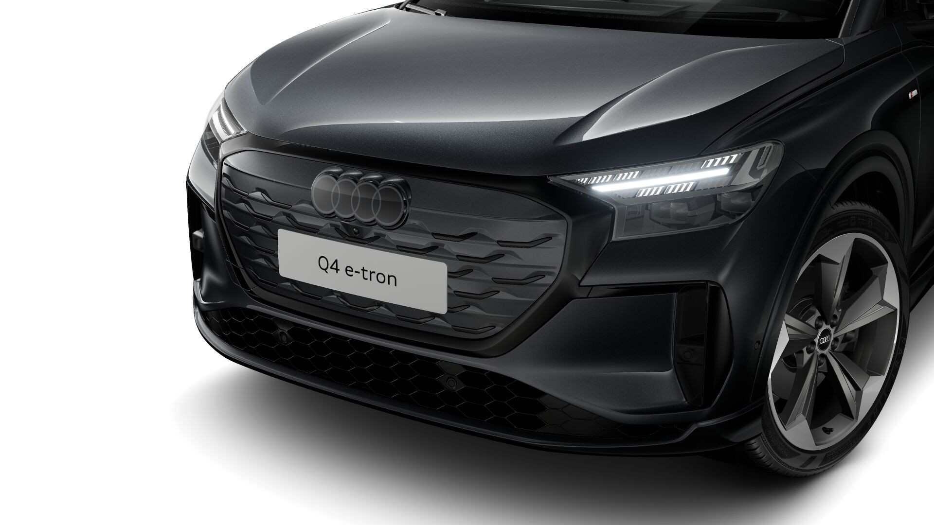 AUDI Q4 e-tron SUV quattro performance Swiss Ski-image-3