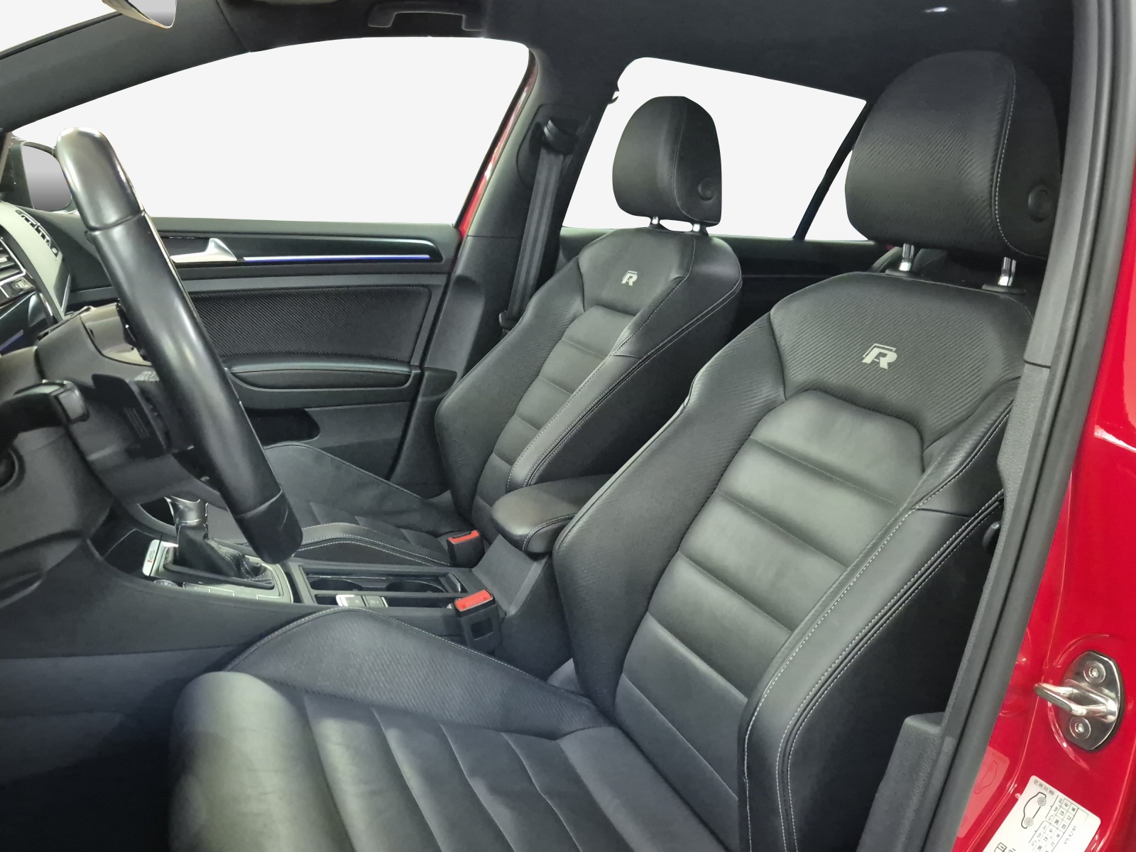 VW Golf 2.0 TSI R 4Motion DSG-image-7