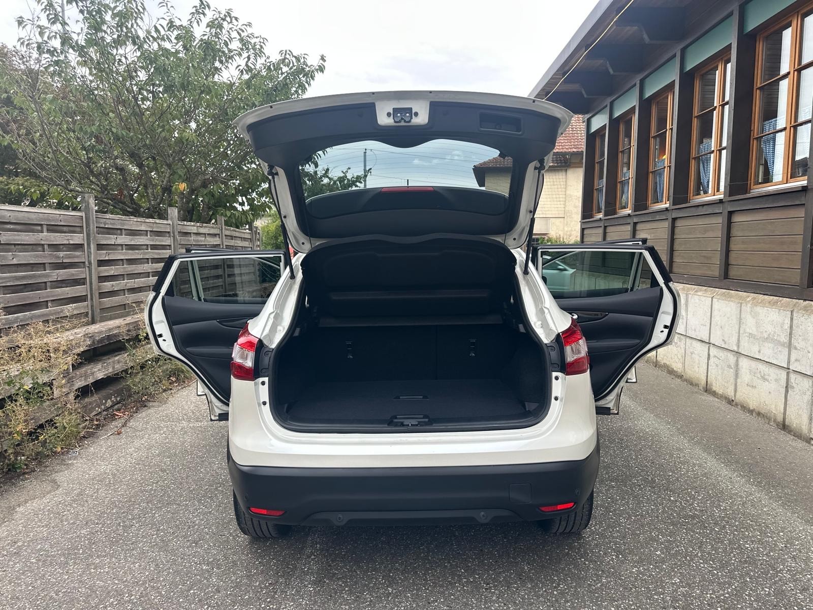 NISSAN Qashqai 1.6 dCi tekna Xtronic CVT-image-6
