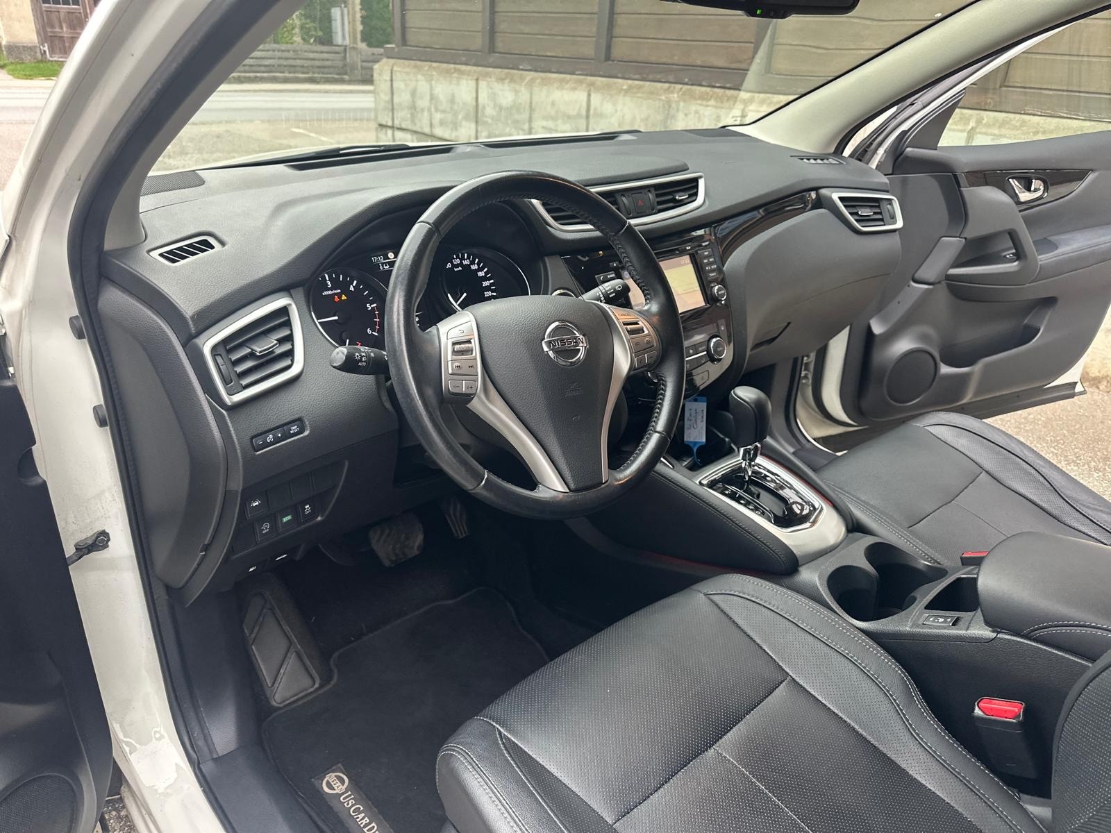 NISSAN Qashqai 1.6 dCi tekna Xtronic CVT-image-9