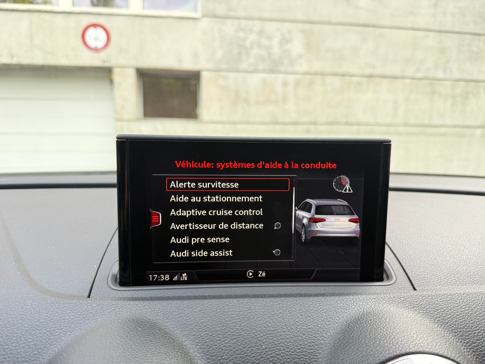 AUDI A3 Sportback 35 TFSI S Line Sport S-tronic-image-13