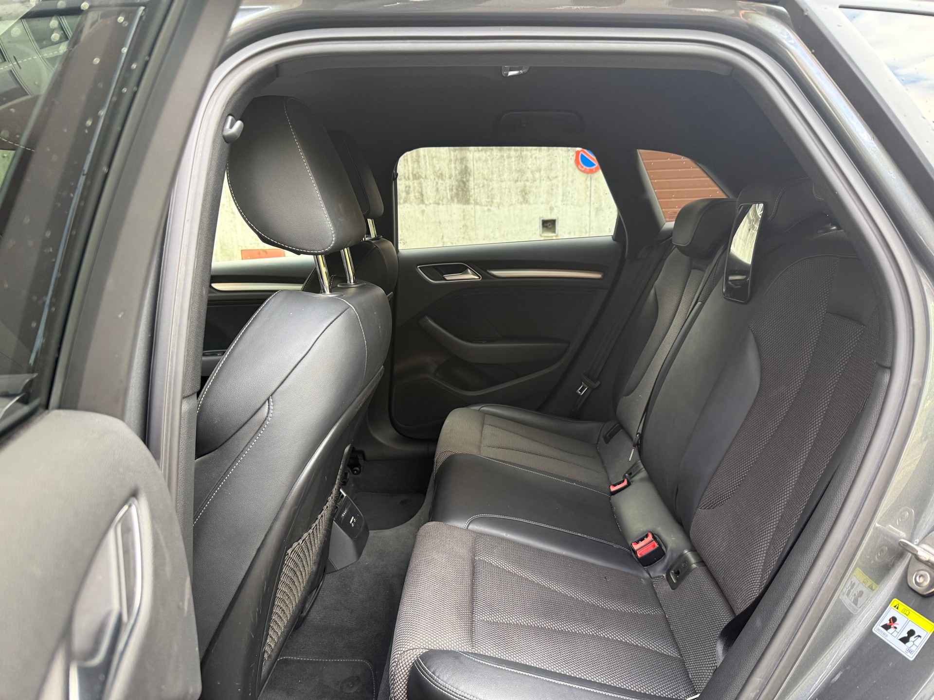 AUDI A3 Sportback 35 TFSI S Line Sport S-tronic-image-9