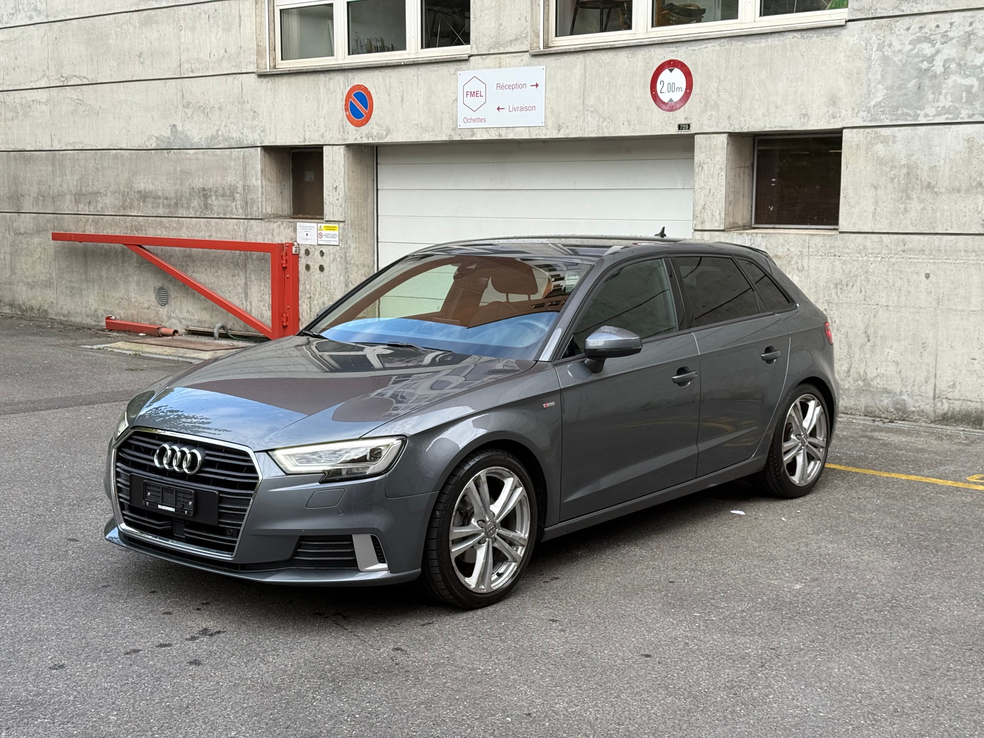 AUDI A3 Sportback 35 TFSI S Line Sport S-tronic-image-1