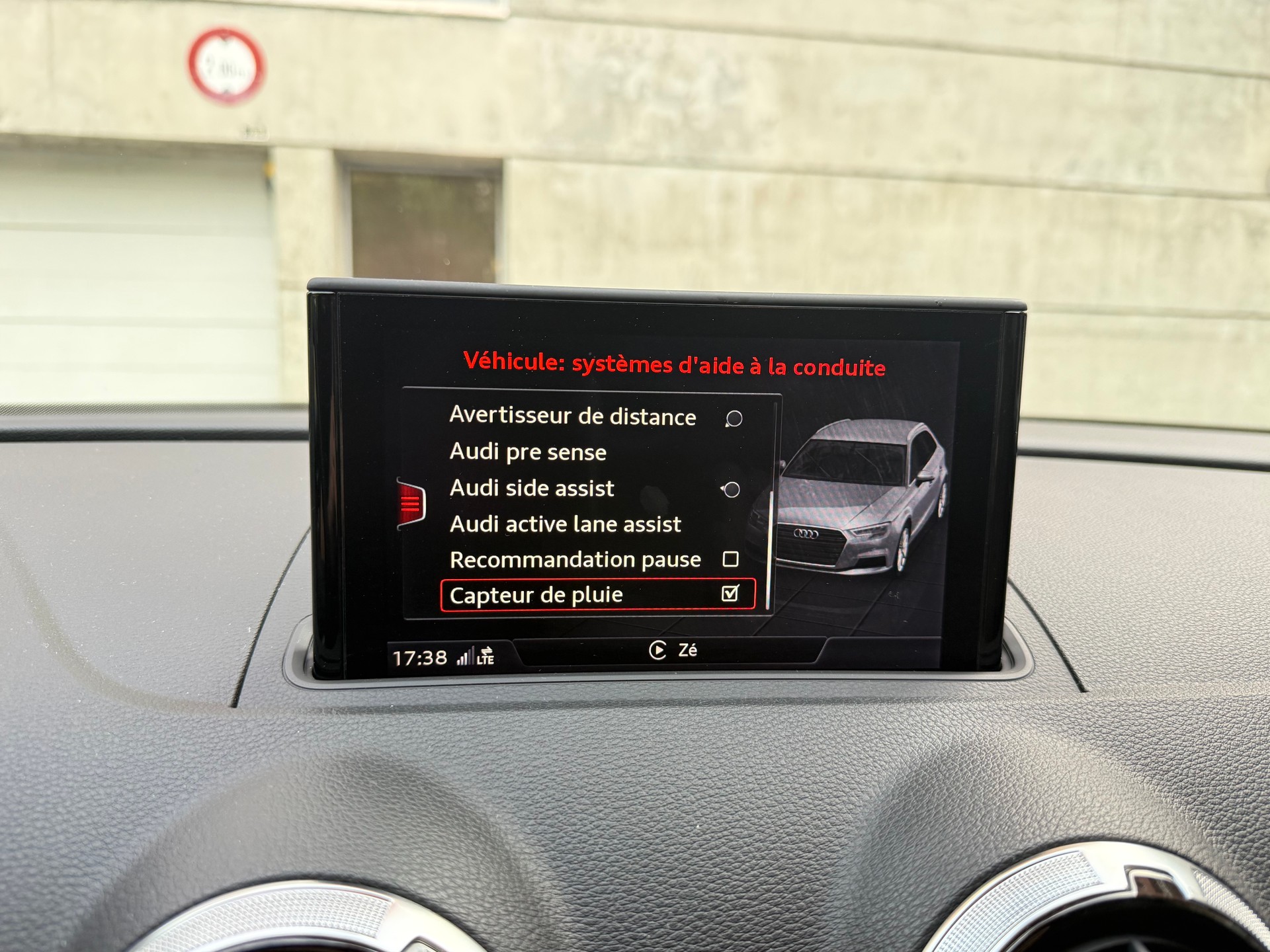 AUDI A3 Sportback 35 TFSI S Line Sport S-tronic-image-14