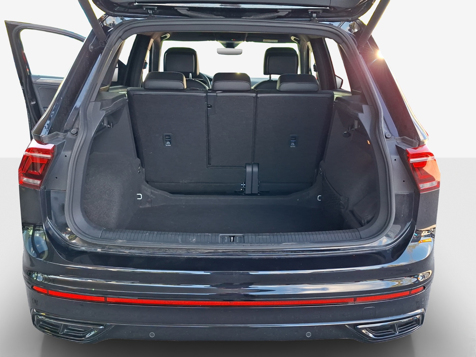 VW Tiguan 2.0 TDI SCR R-Line 4Motion DSG-image-12