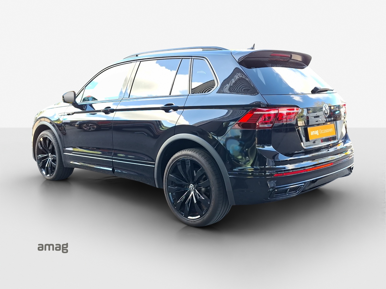 VW Tiguan 2.0 TDI SCR R-Line 4Motion DSG-image-2