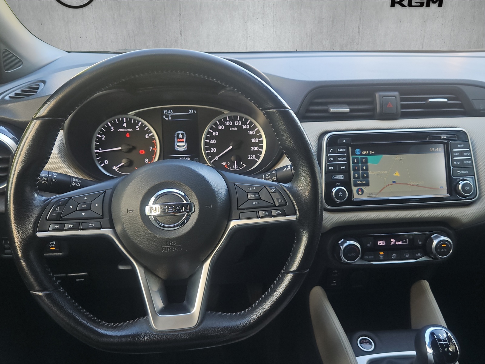 NISSAN Micra 0.9 IG-T N-Connecta-image-9