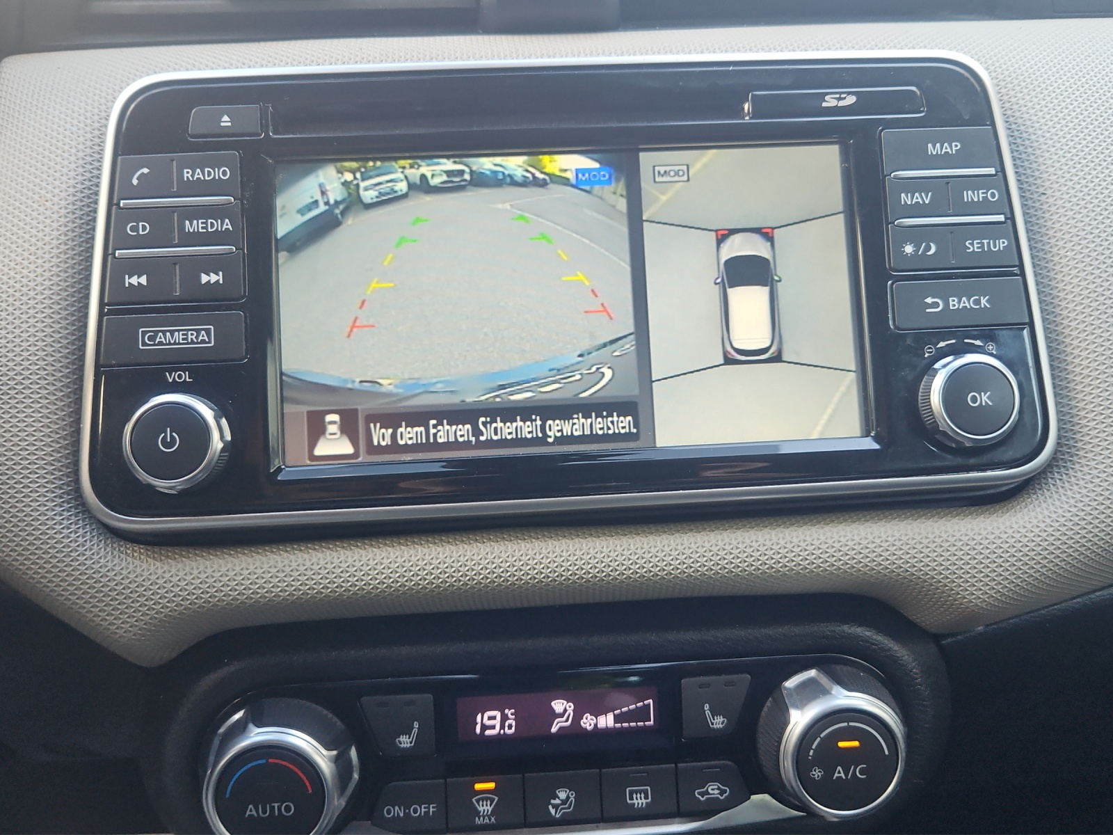 NISSAN Micra 0.9 IG-T N-Connecta-image-10