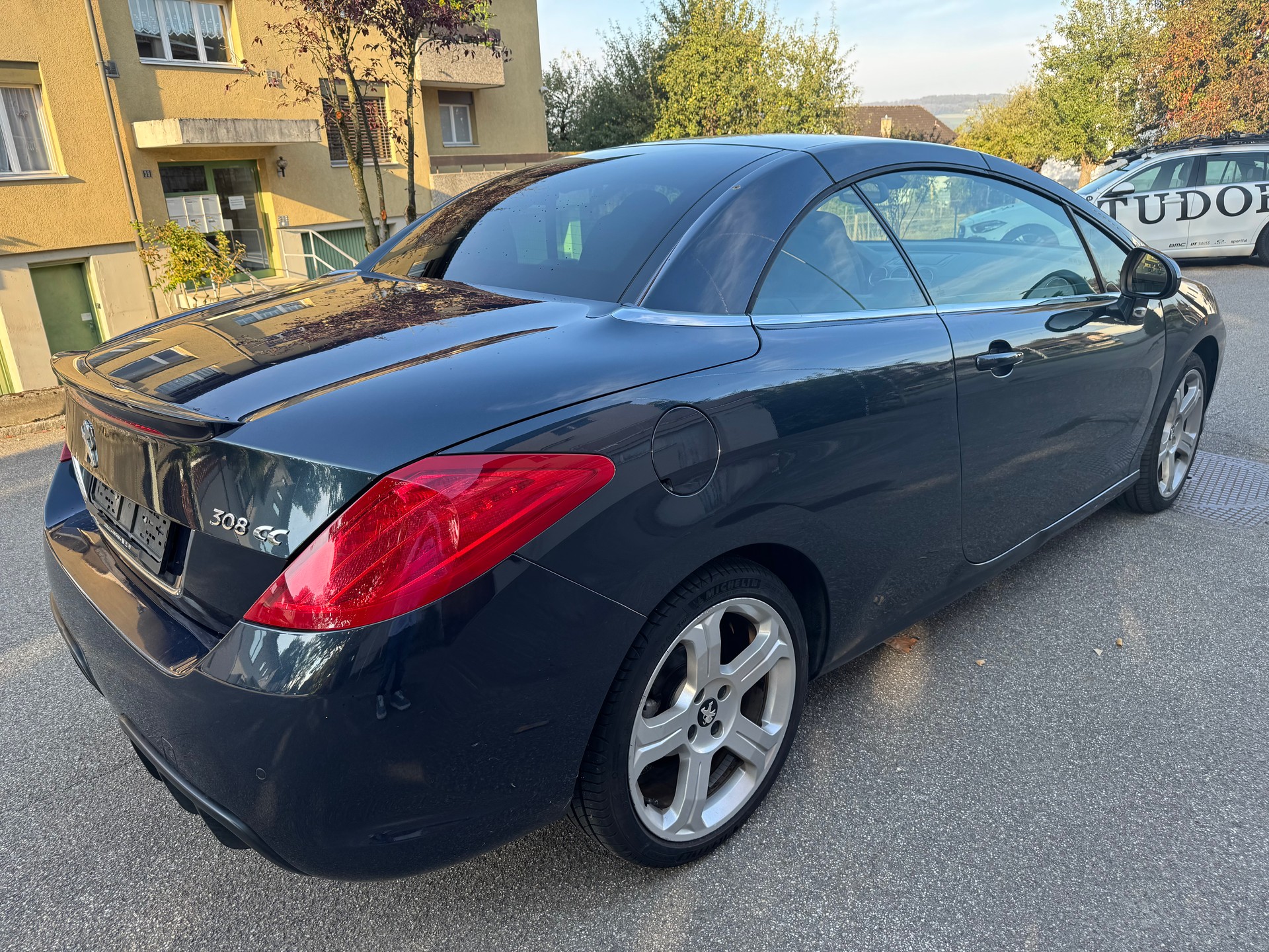 PEUGEOT 308 CC 2.0 HDI Allure Automatic-image-5