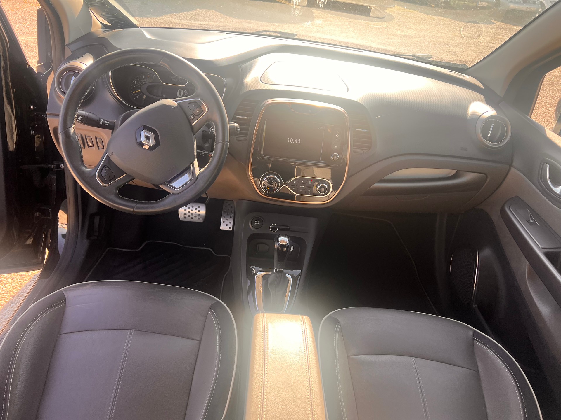 RENAULT Captur 1.2 T 16V Iconic EDC-image-9