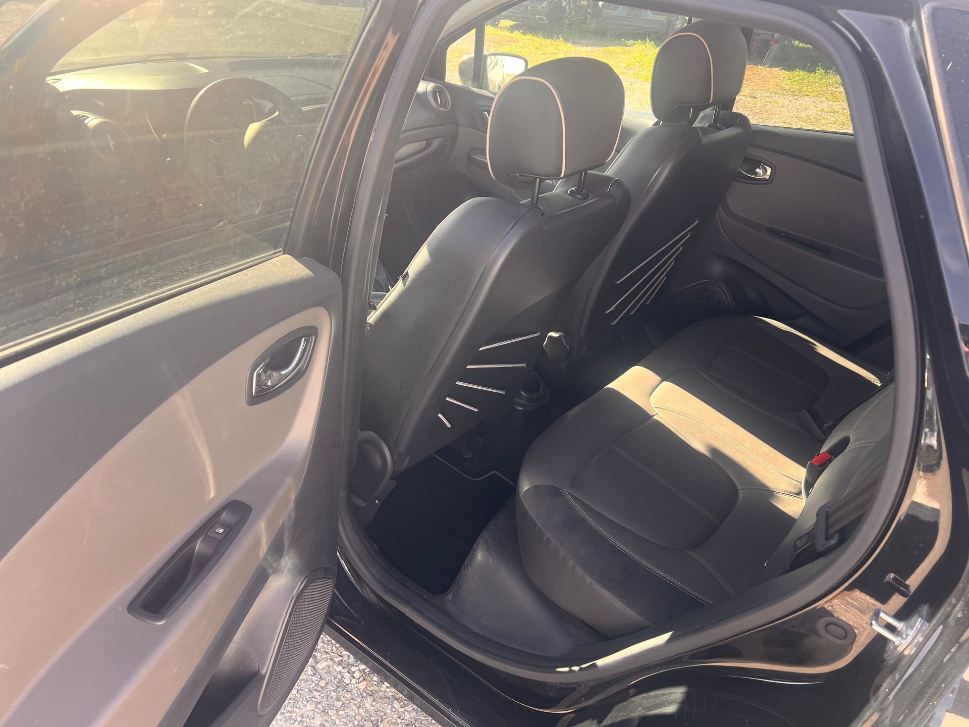RENAULT Captur 1.2 T 16V Iconic EDC-image-12