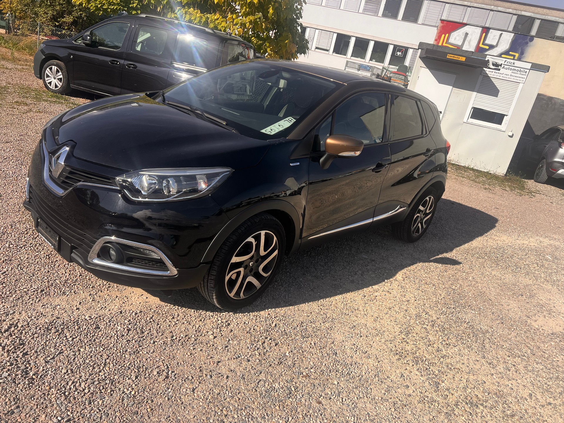 RENAULT Captur 1.2 T 16V Iconic EDC-image-2
