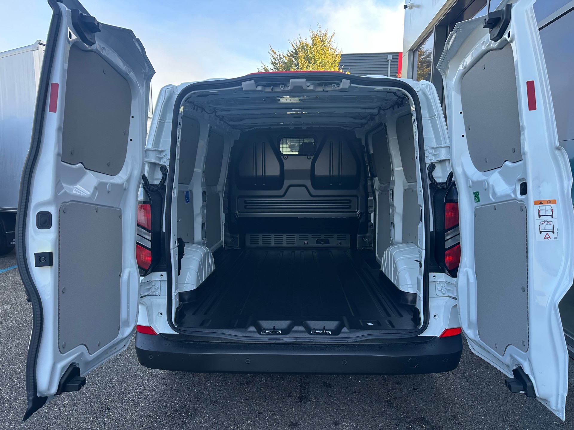 FORD Transit Custom Van 280 L1 2.0 EcoBl Trend/136CV/Aut.-image-6
