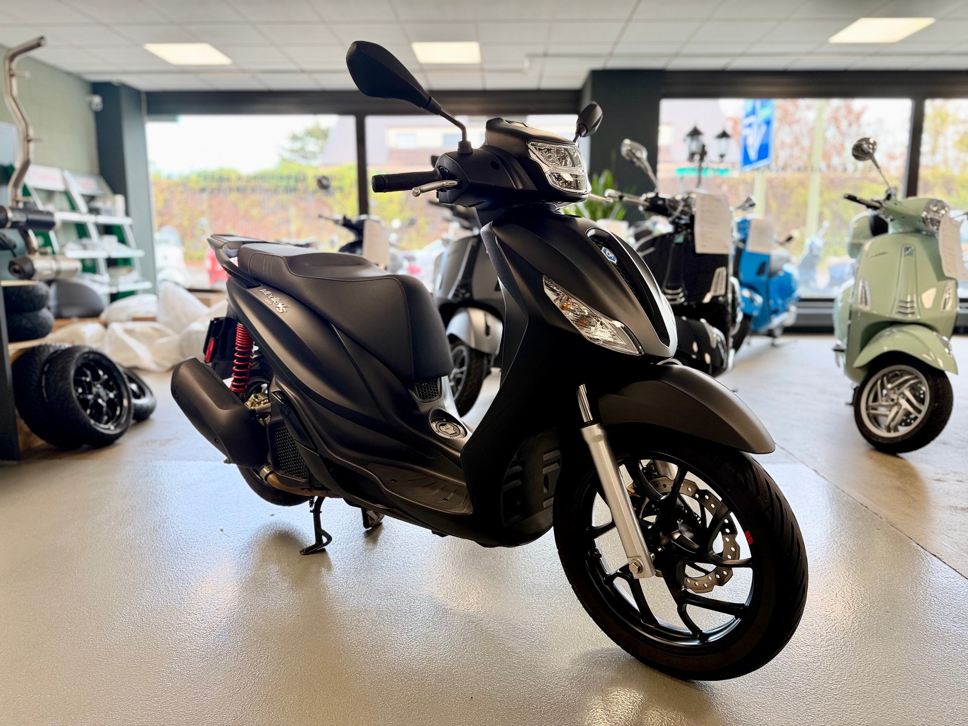 PIAGGIO Medley 125 Sport-showroom-element-1