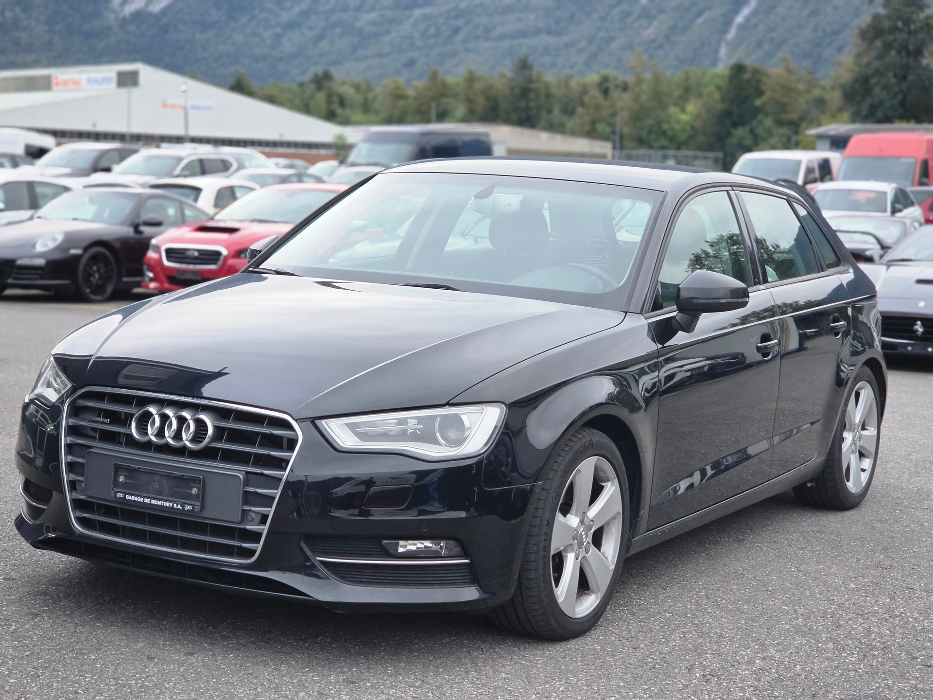 AUDI A3 Sportback 2.0 TDI Attraction quattro S-tronic-image-2