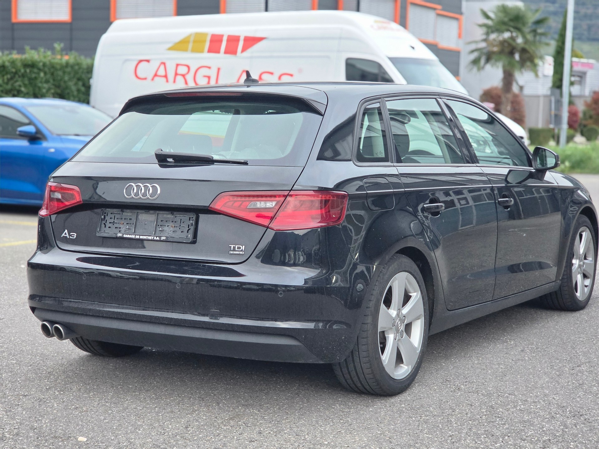 AUDI A3 Sportback 2.0 TDI Attraction quattro S-tronic-image-4