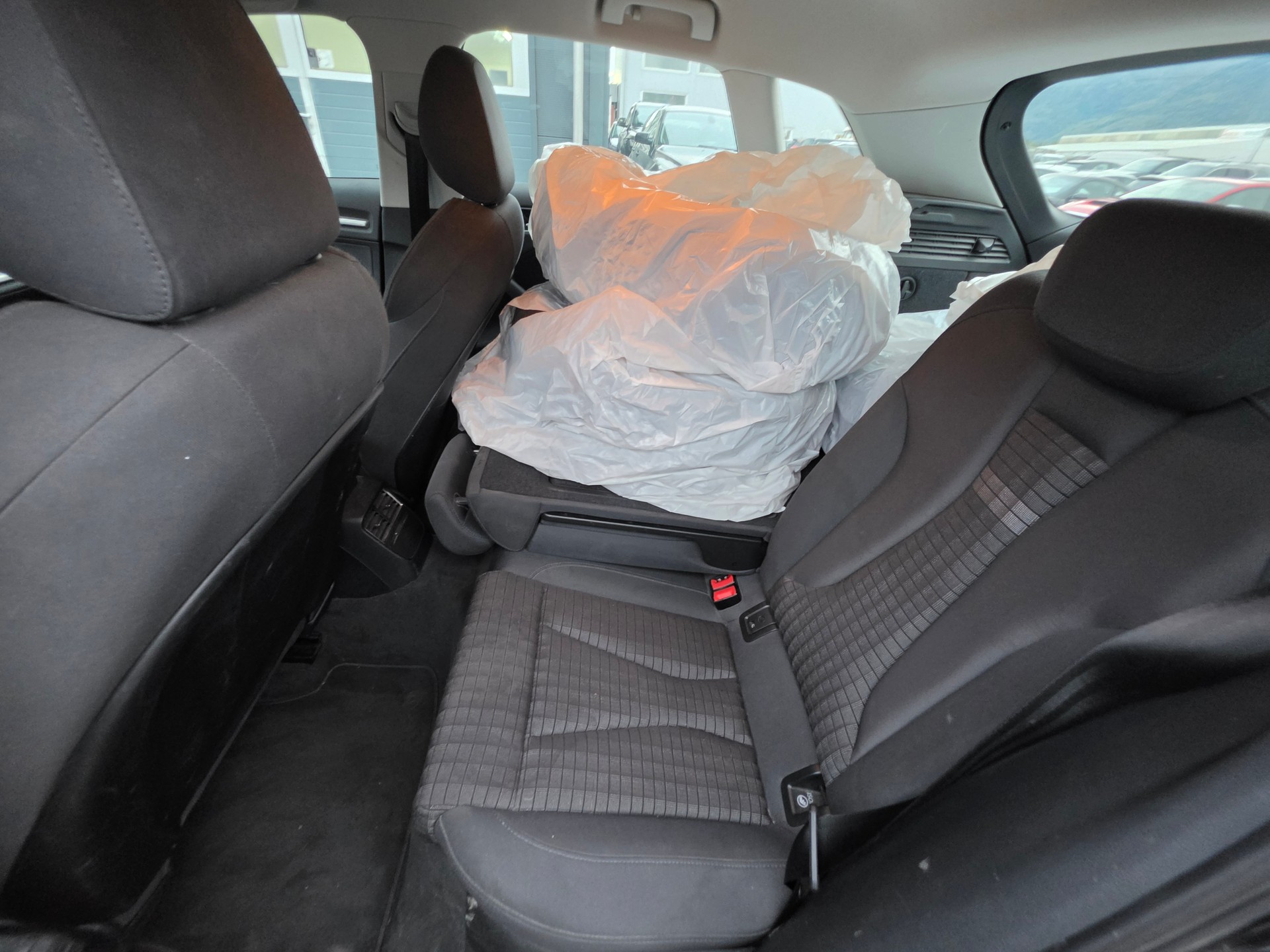 AUDI A3 Sportback 2.0 TDI Attraction quattro S-tronic-image-7