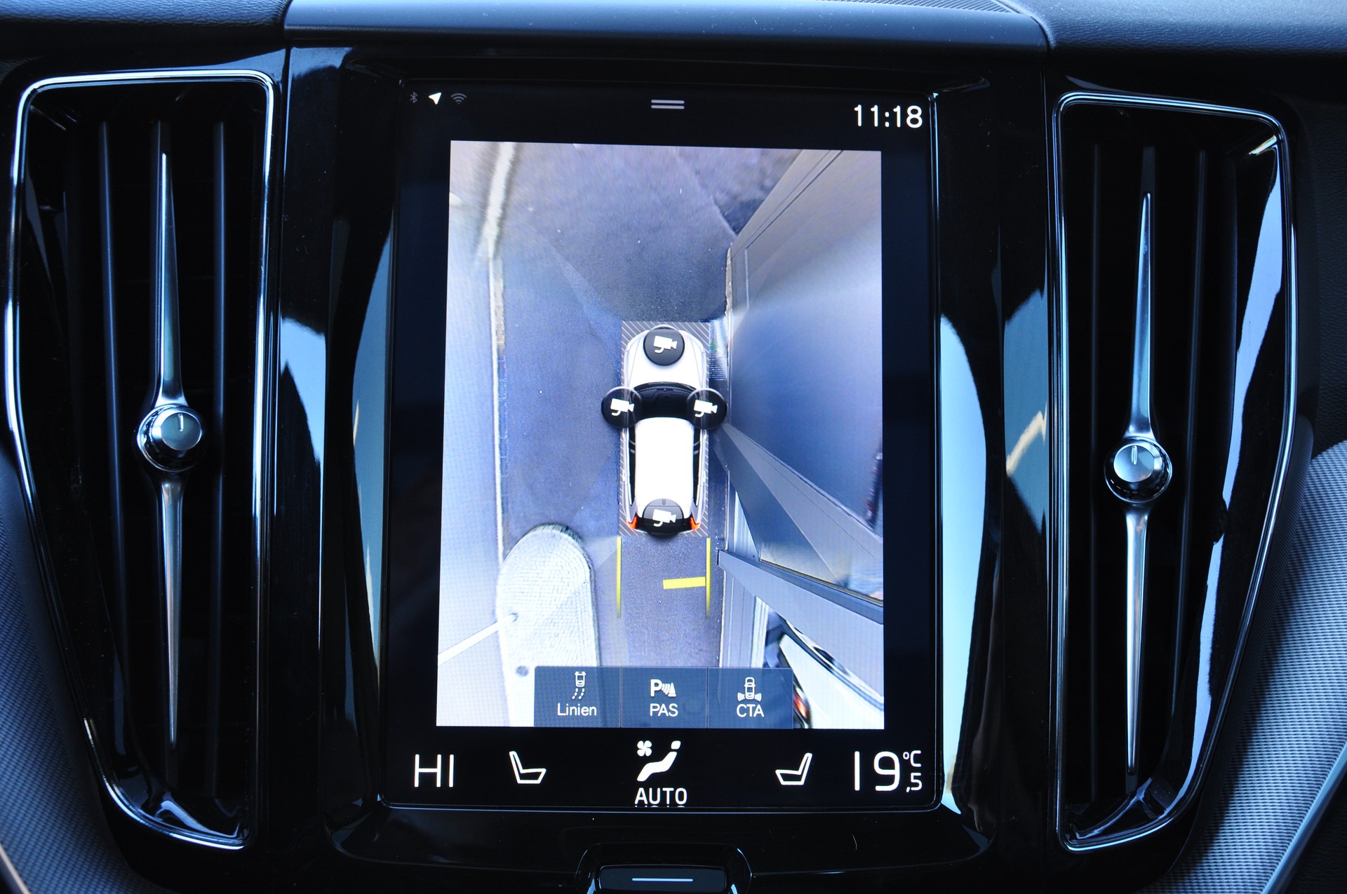 VOLVO XC60 T5 AWD R-Design Geartronic-image-28