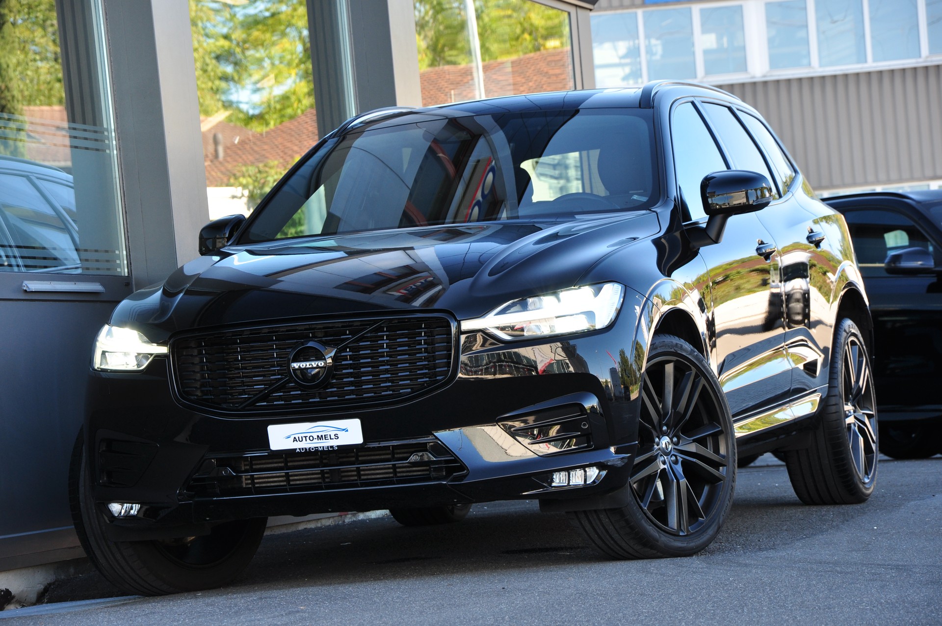 VOLVO XC60 T5 AWD R-Design Geartronic-image-0
