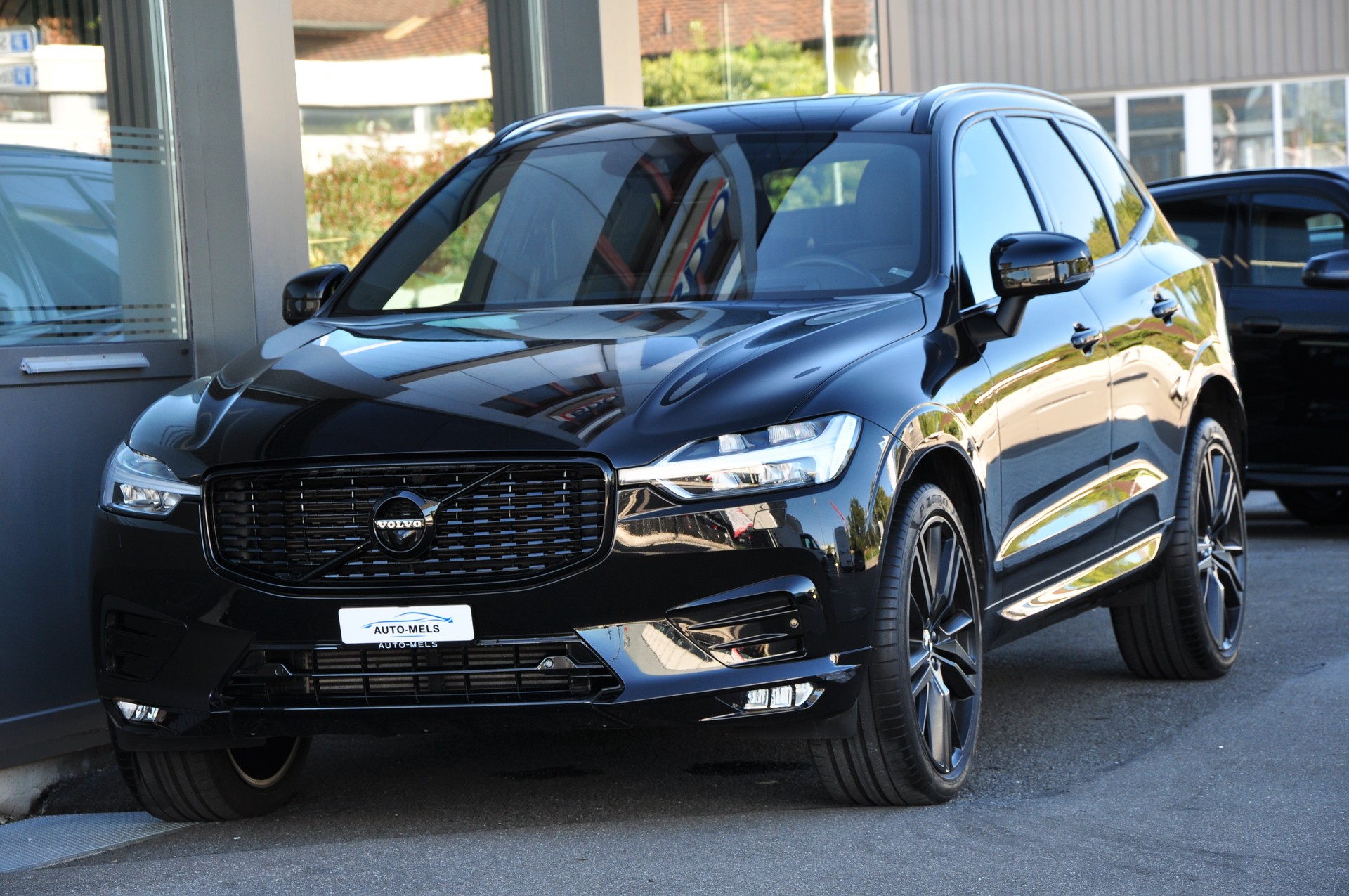 VOLVO XC60 T5 AWD R-Design Geartronic-image-1
