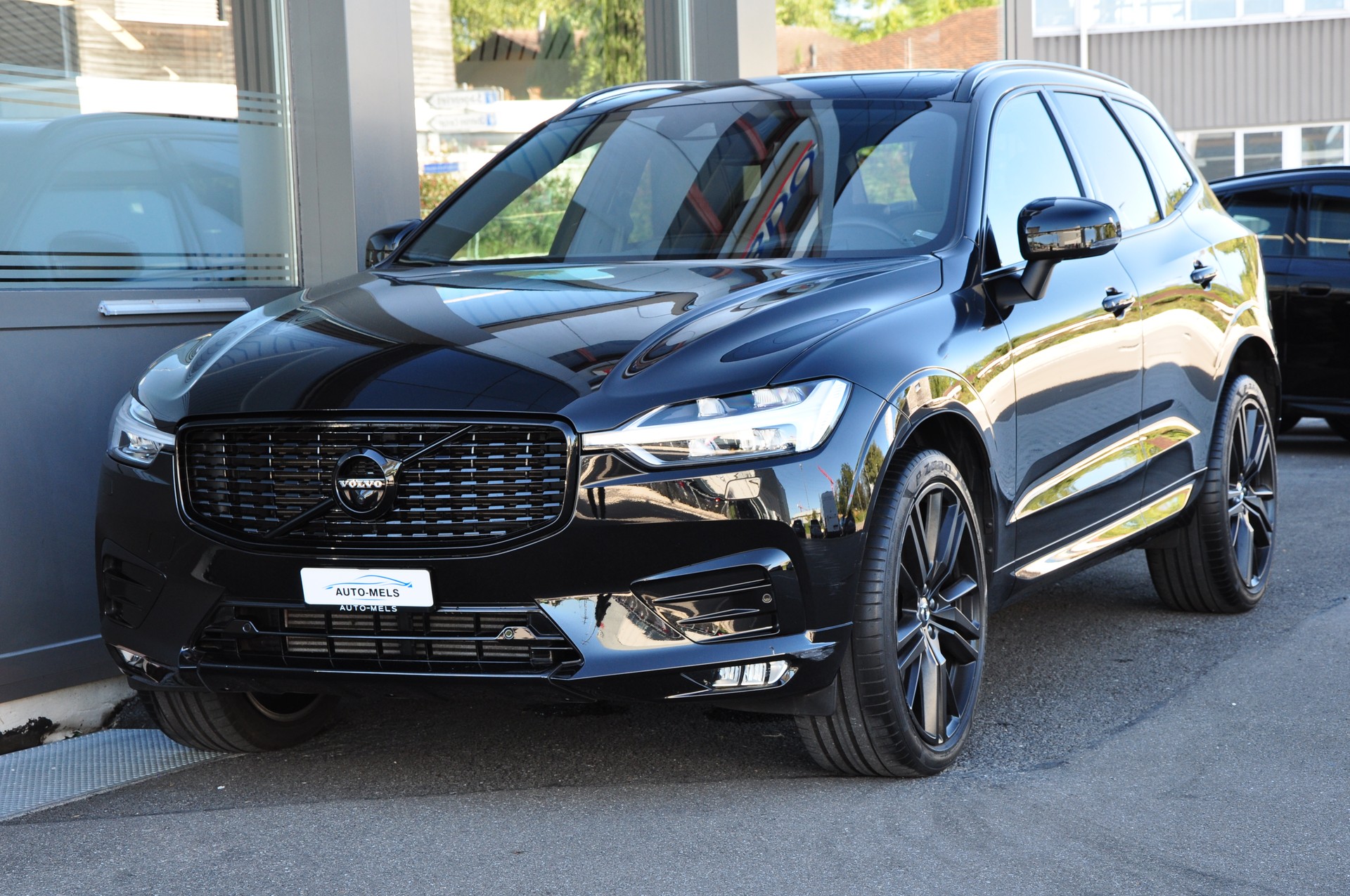 VOLVO XC60 T5 AWD R-Design Geartronic-image-2